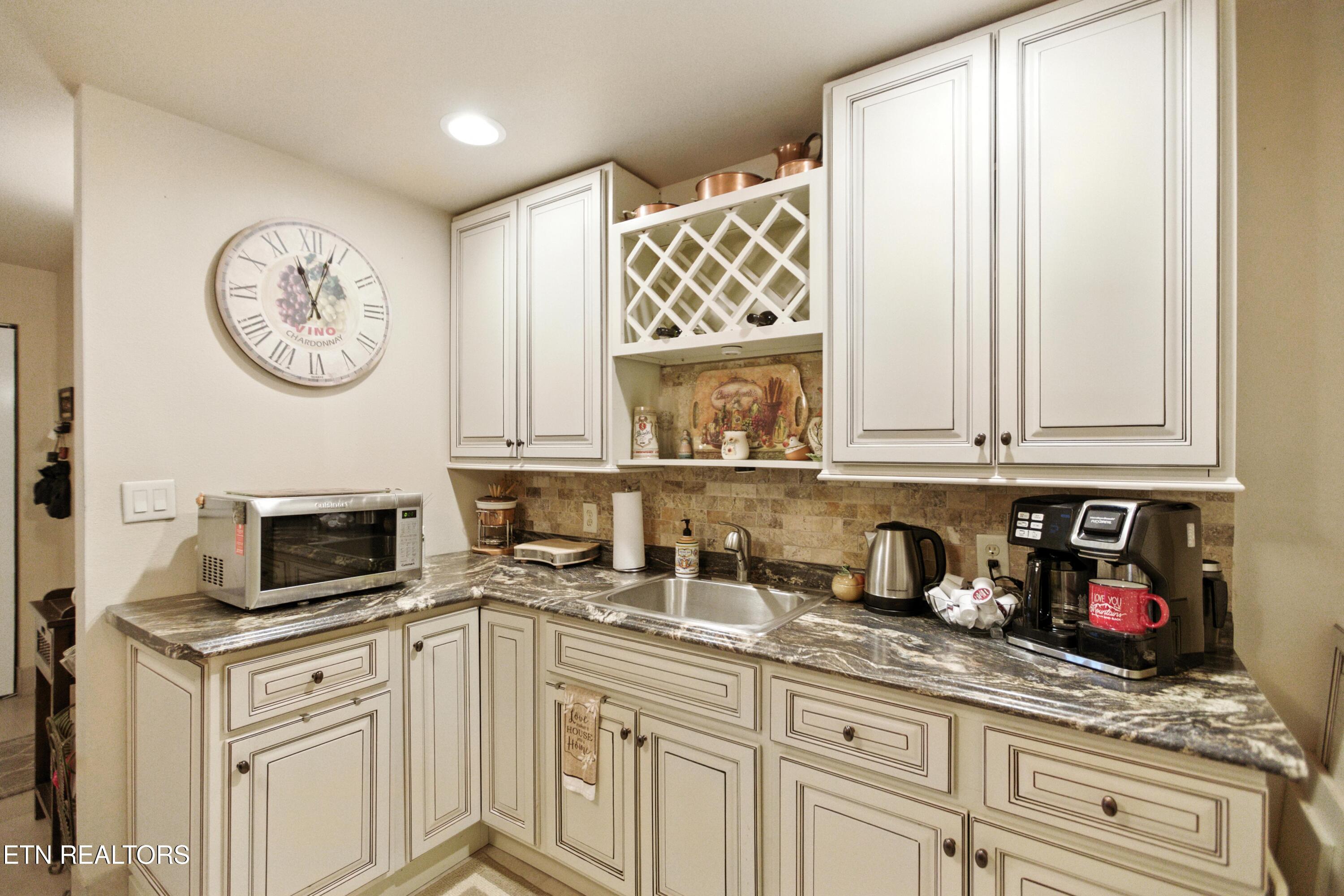 4703 Highway 25e Tazewell TN 37879