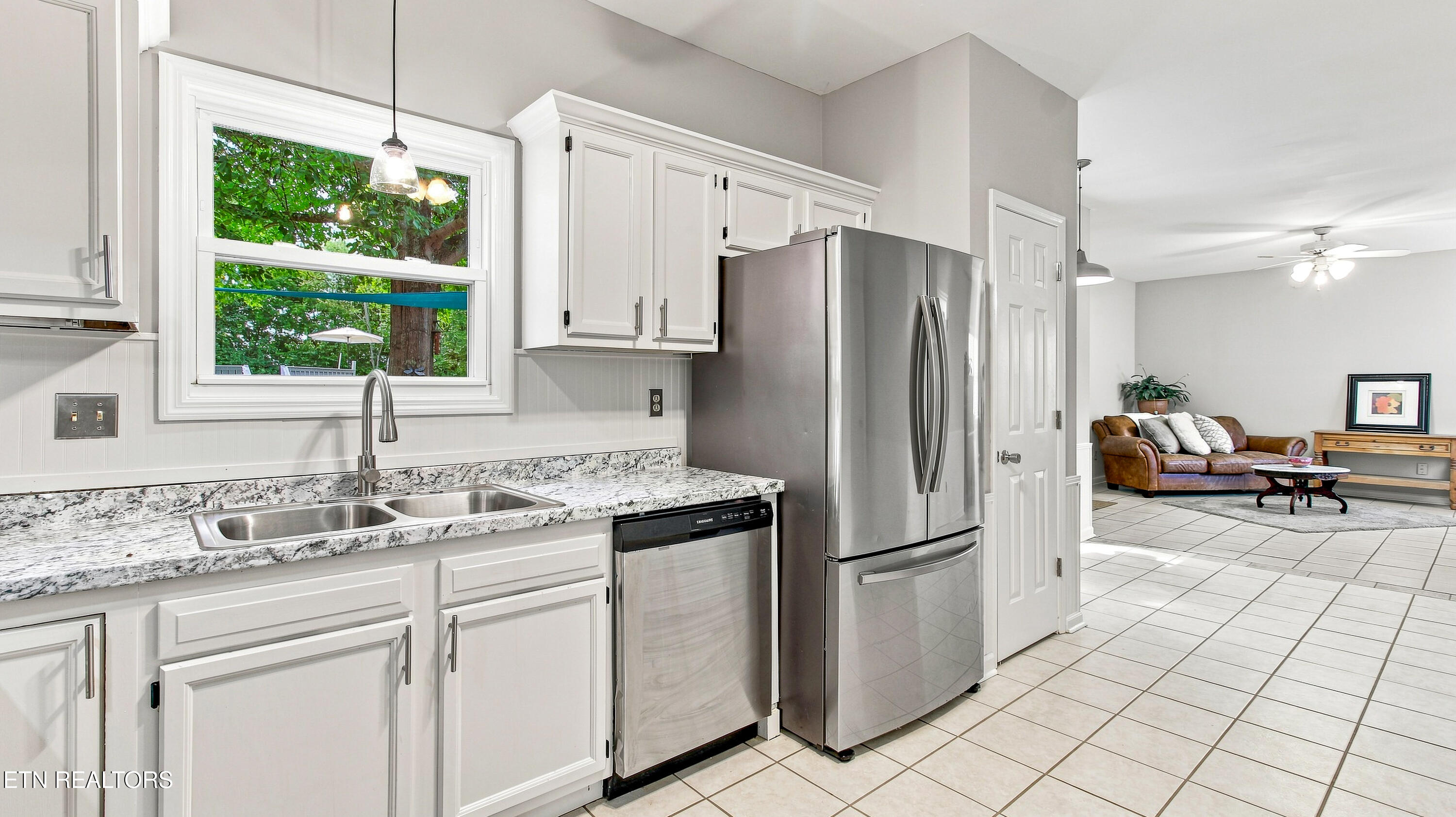 9905 Crestline Drive Knoxville TN 37922