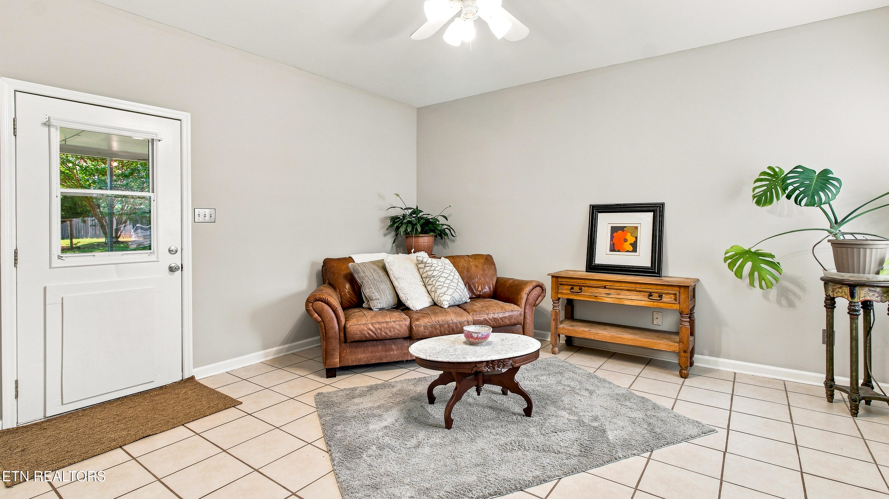 9905 Crestline Drive Knoxville TN 37922