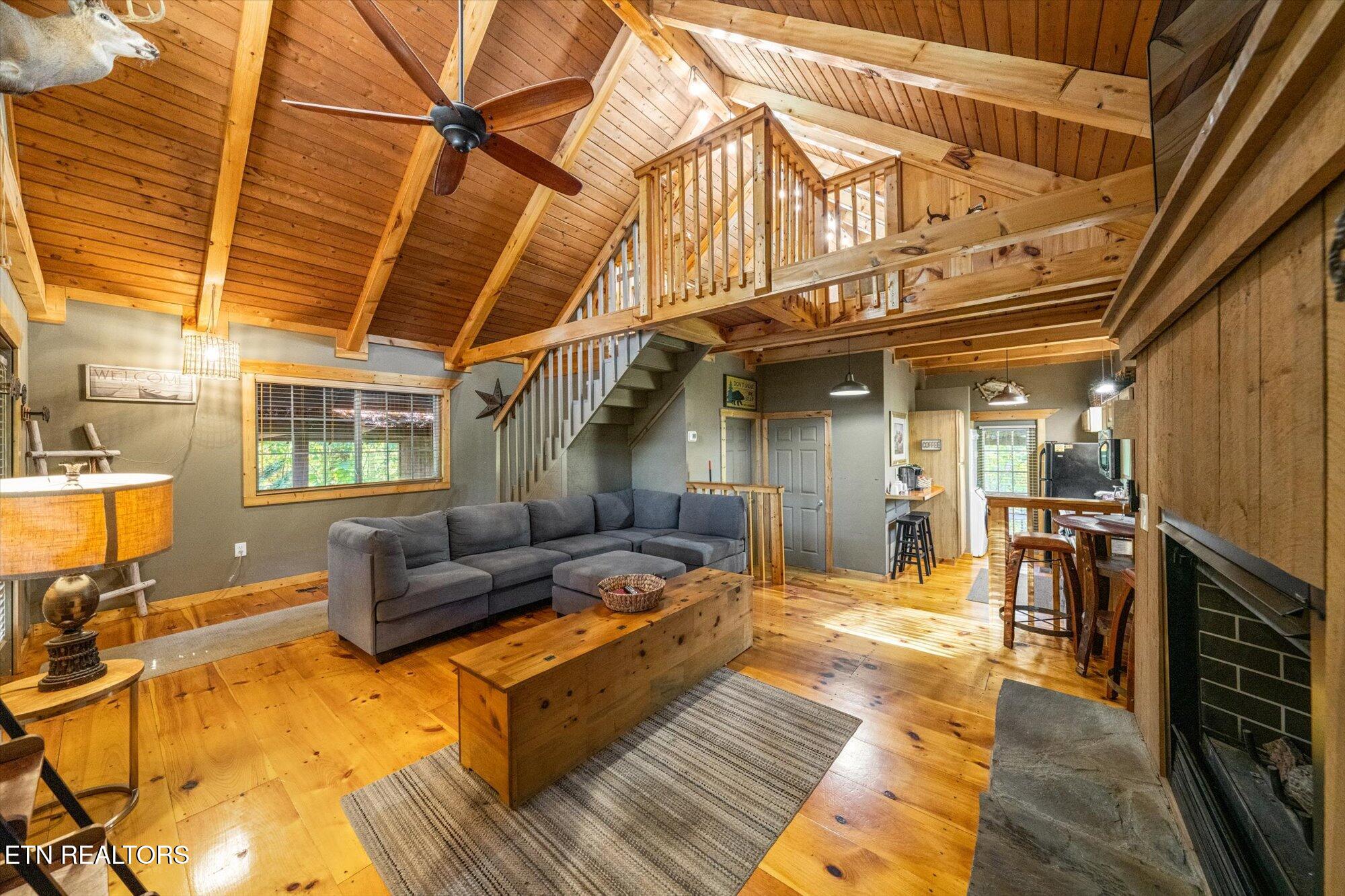 713 Hazy Circle Gatlinburg TN 37738