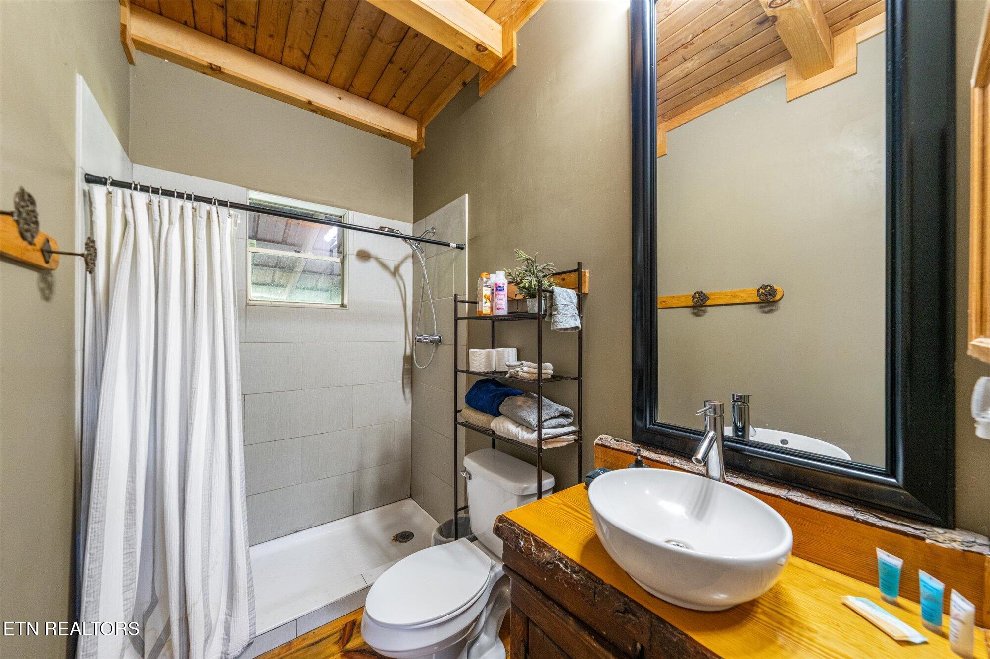 713 Hazy Circle Gatlinburg TN 37738