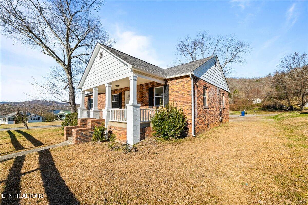1171 5th Street Jellico TN 37762