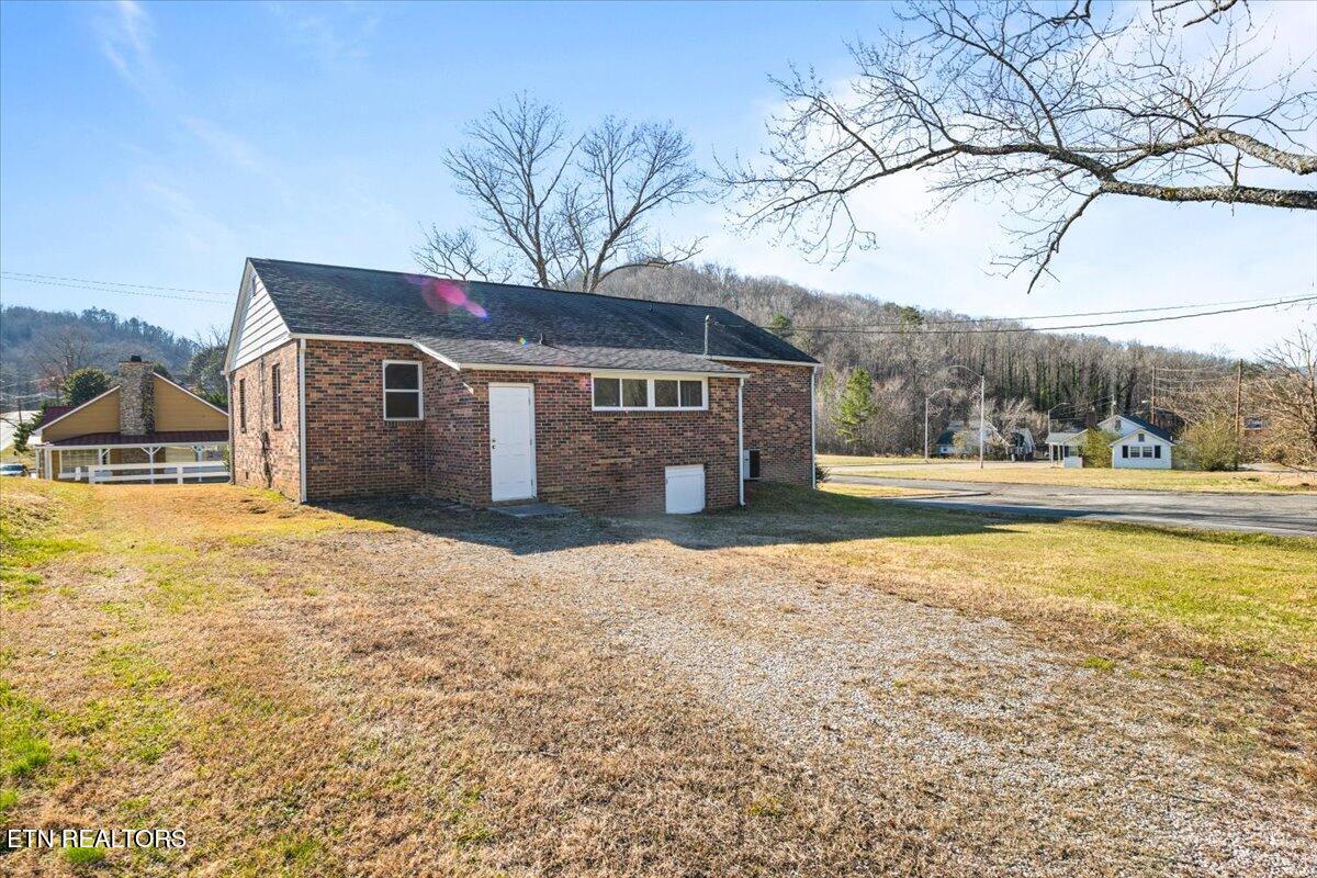 1171 5th Street Jellico TN 37762