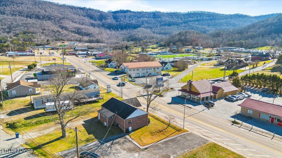 1171 5th Street Jellico TN 37762