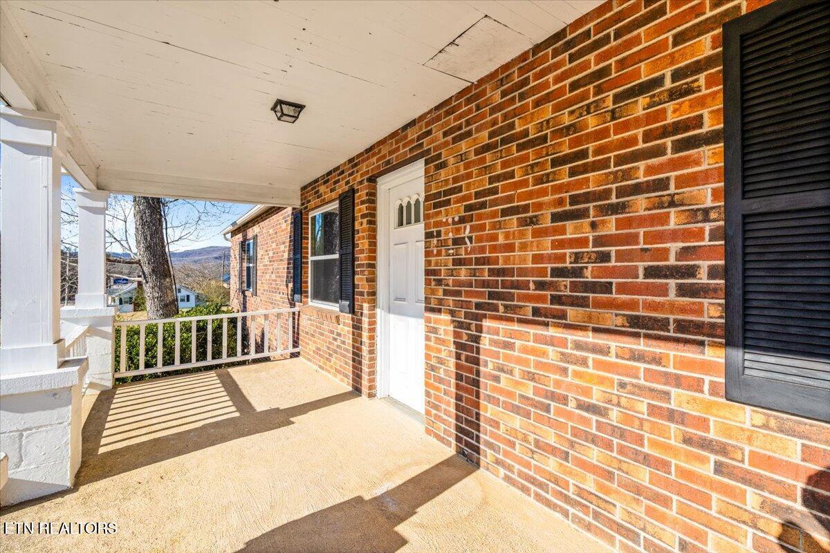 1171 5th Street Jellico TN 37762