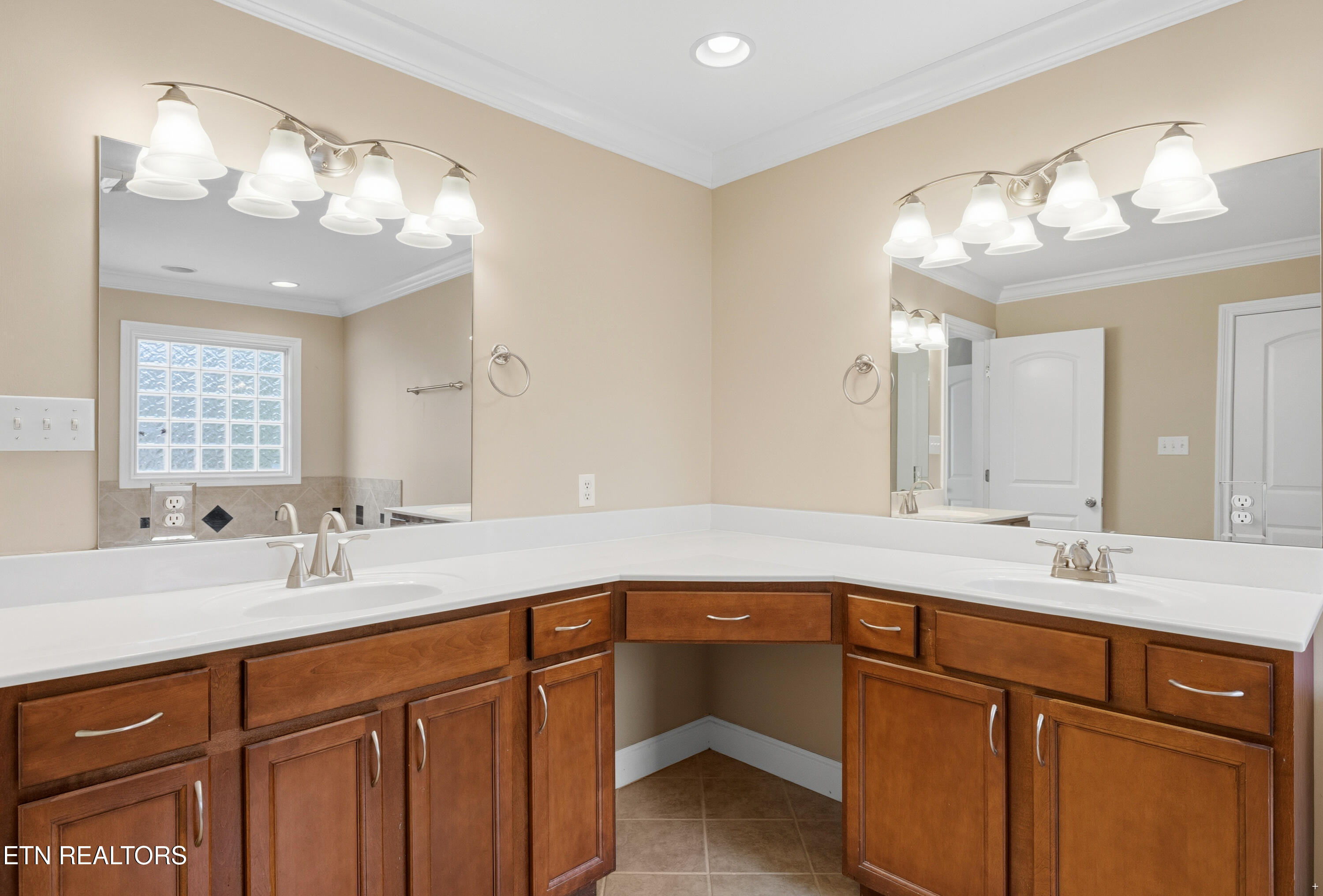 3345 Whispering Oaks Drive Knoxville TN 37938