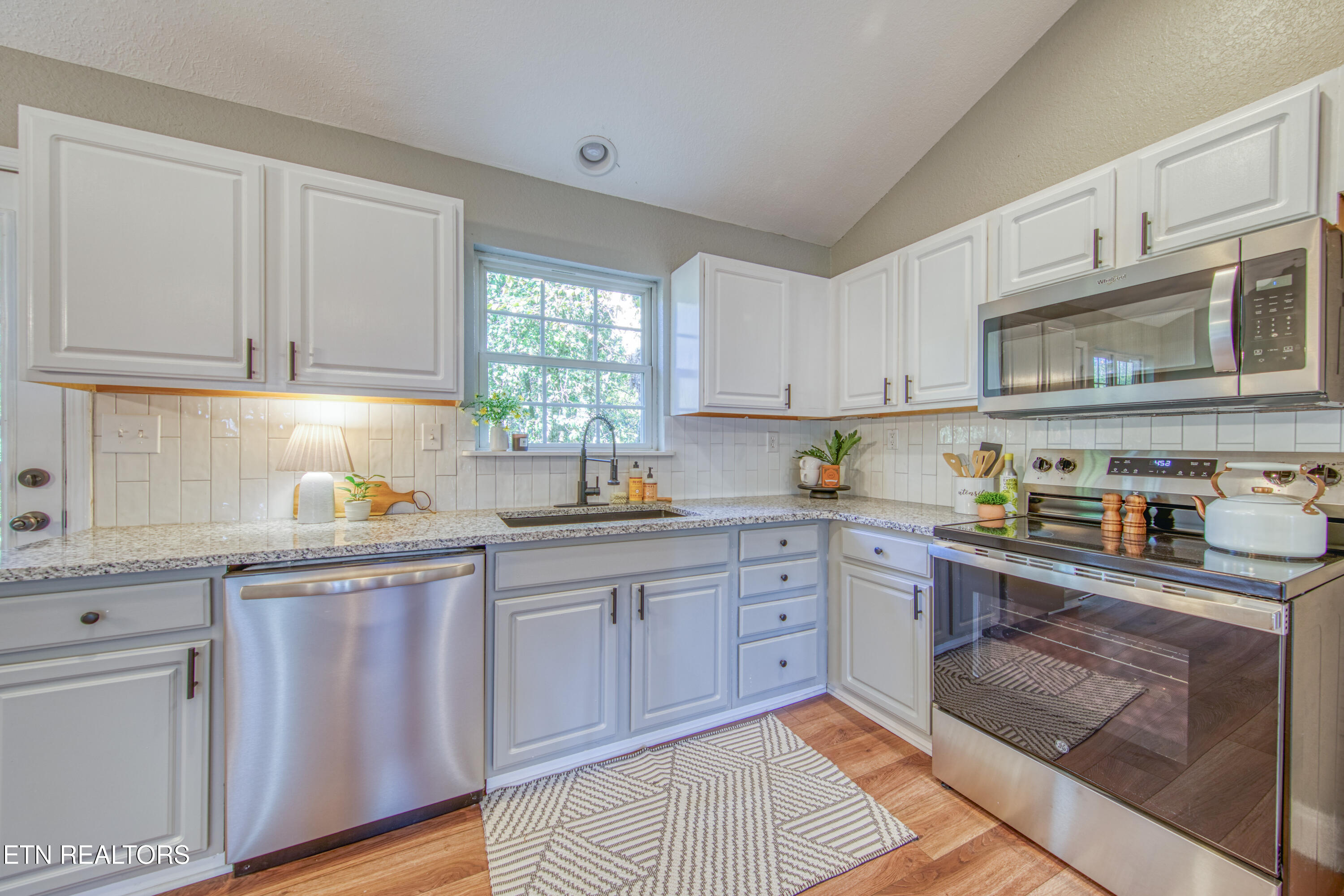 1138 Vista Drive Sevierville TN 37862