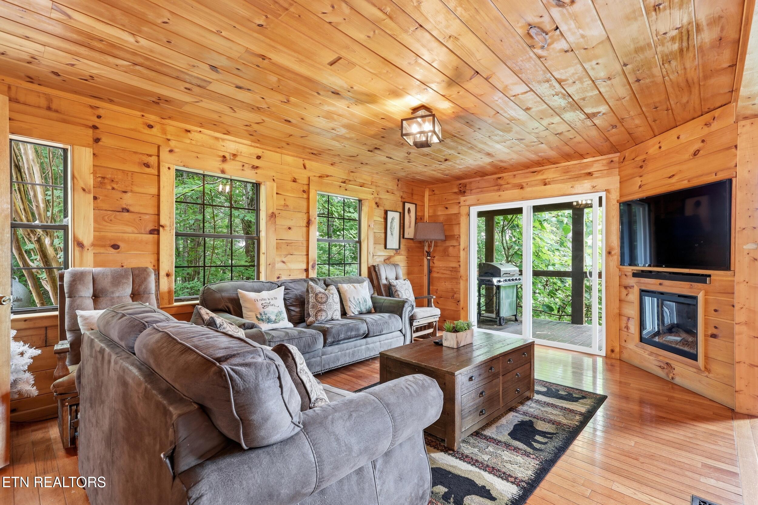 4137 Ole Smoky Way Sevierville TN 37862