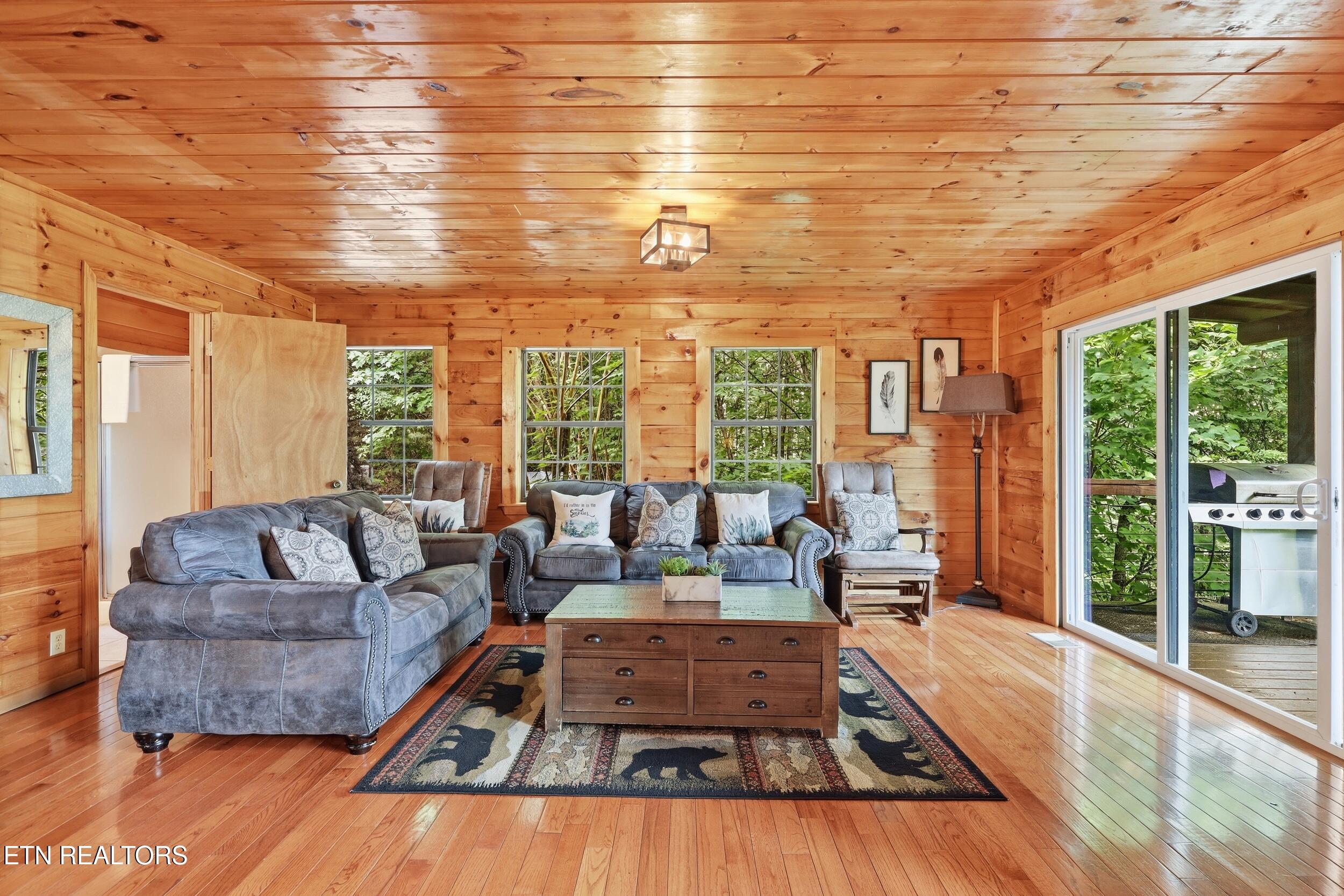 4137 Ole Smoky Way Sevierville TN 37862