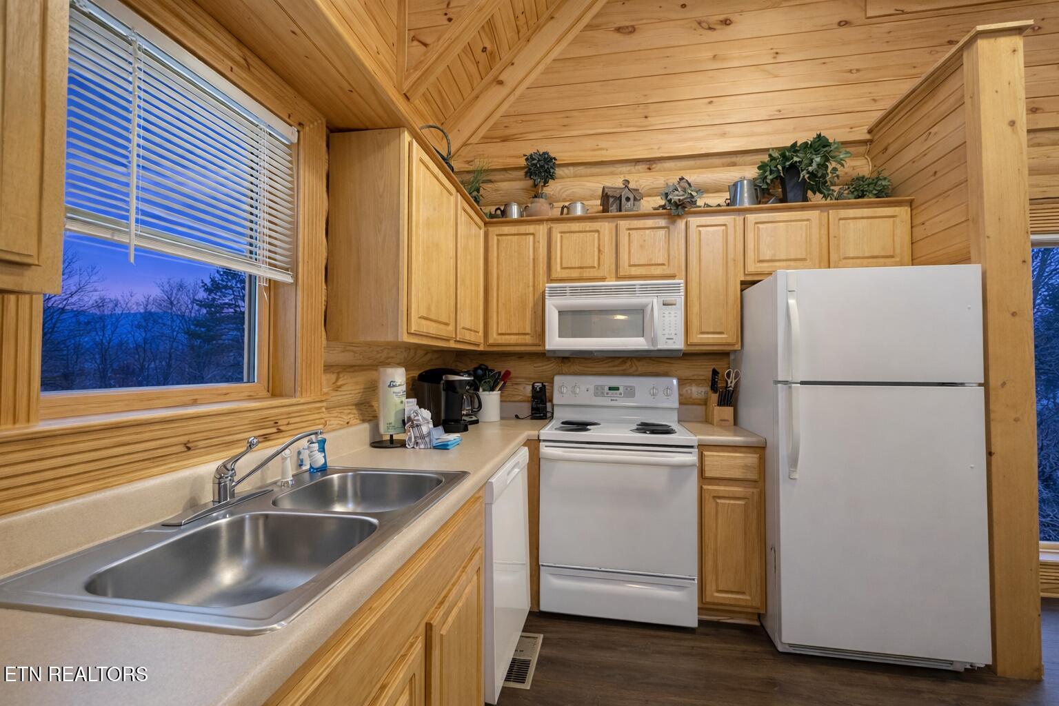 3221 Smoky Ridge Way Sevierville TN 37862