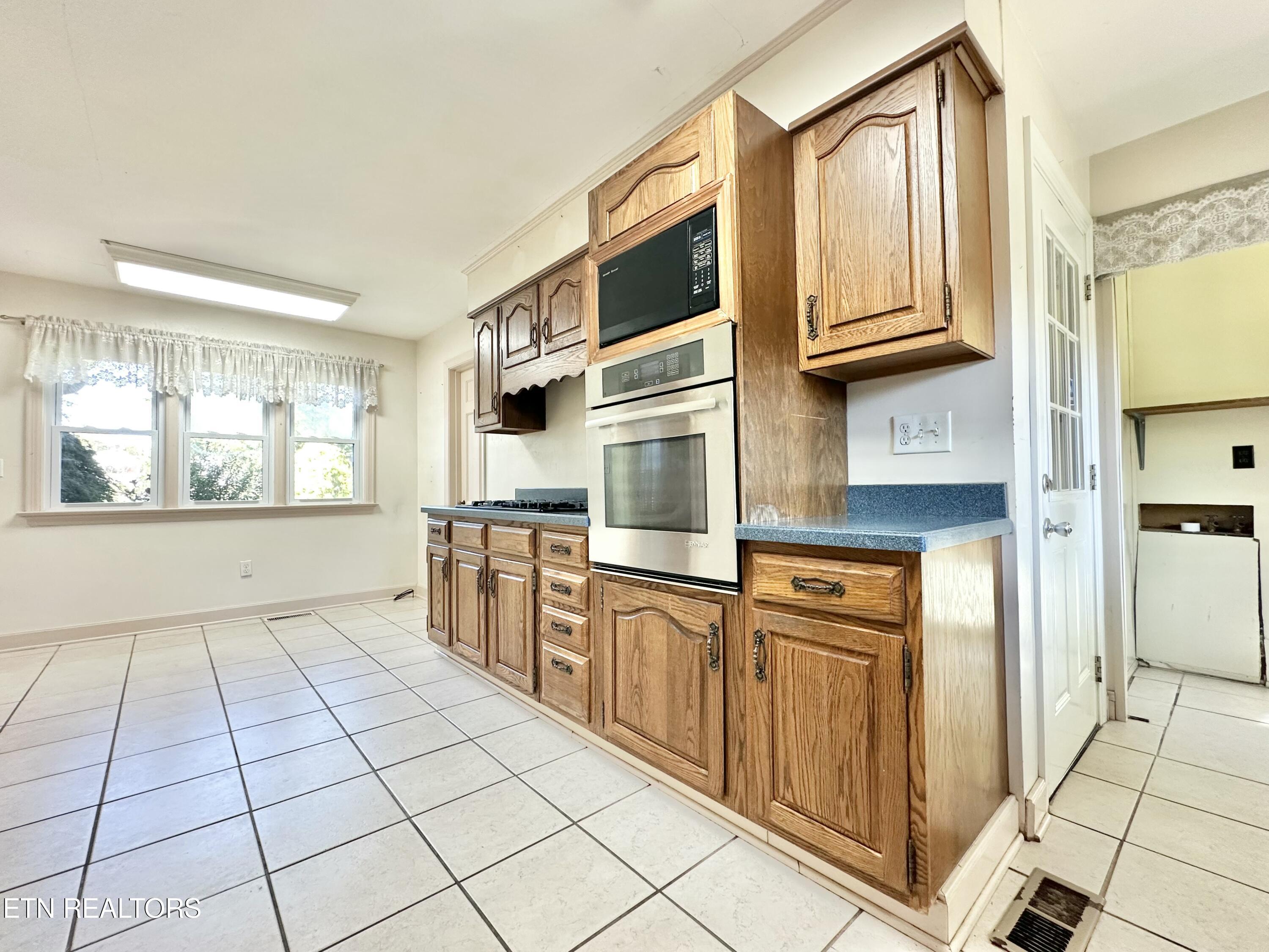 407 Eagle Bend Lane Clinton TN 37716