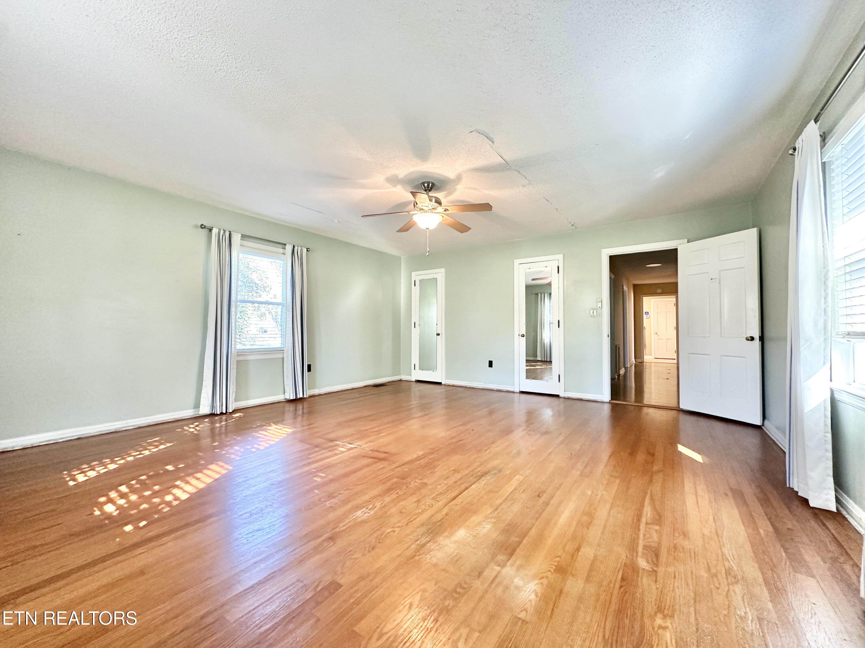 407 Eagle Bend Lane Clinton TN 37716