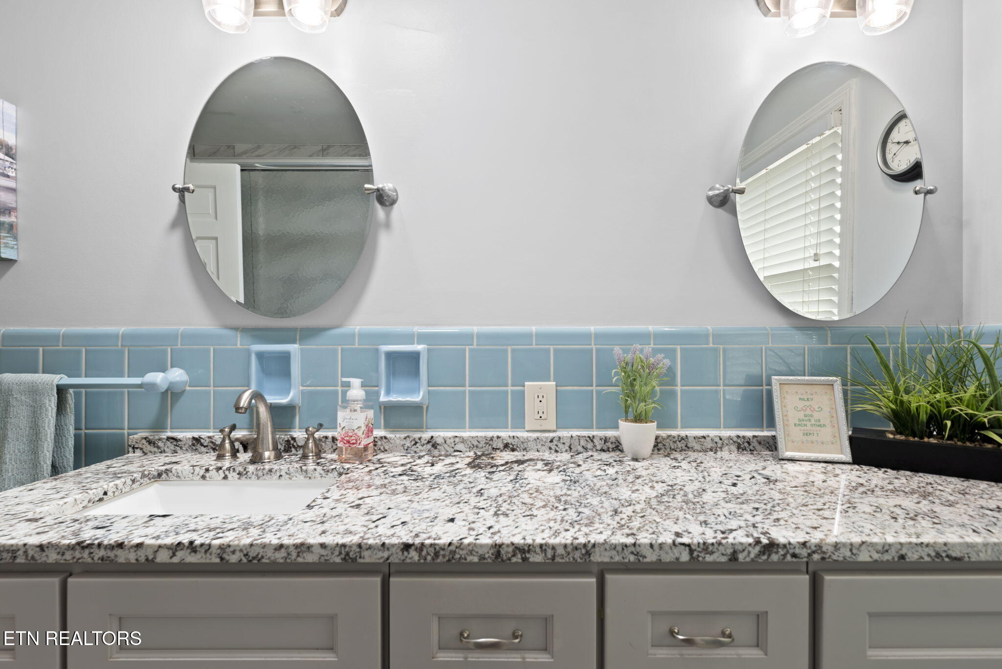 407 Eagle Bend Lane Clinton TN 37716