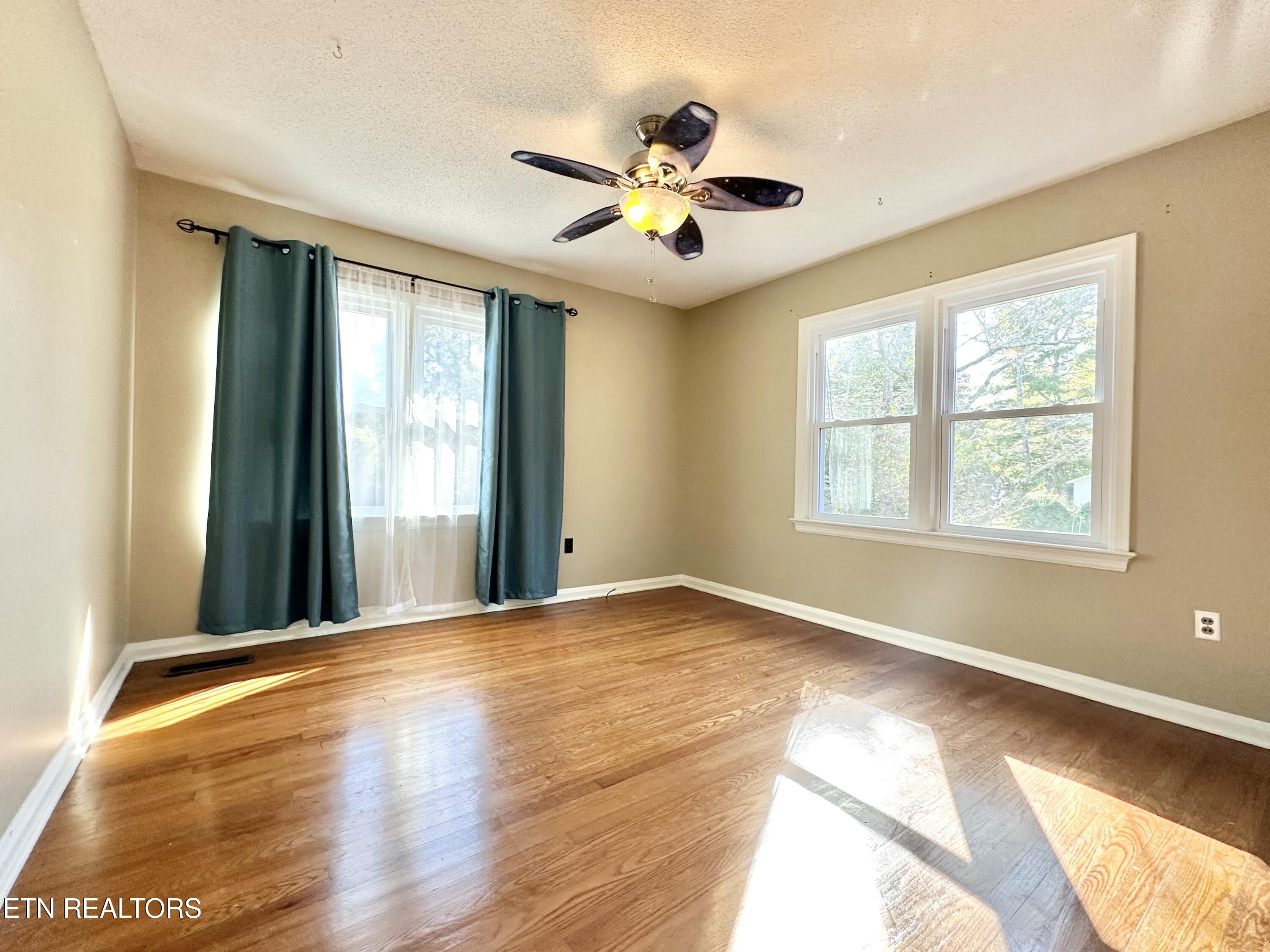 407 Eagle Bend Lane Clinton TN 37716