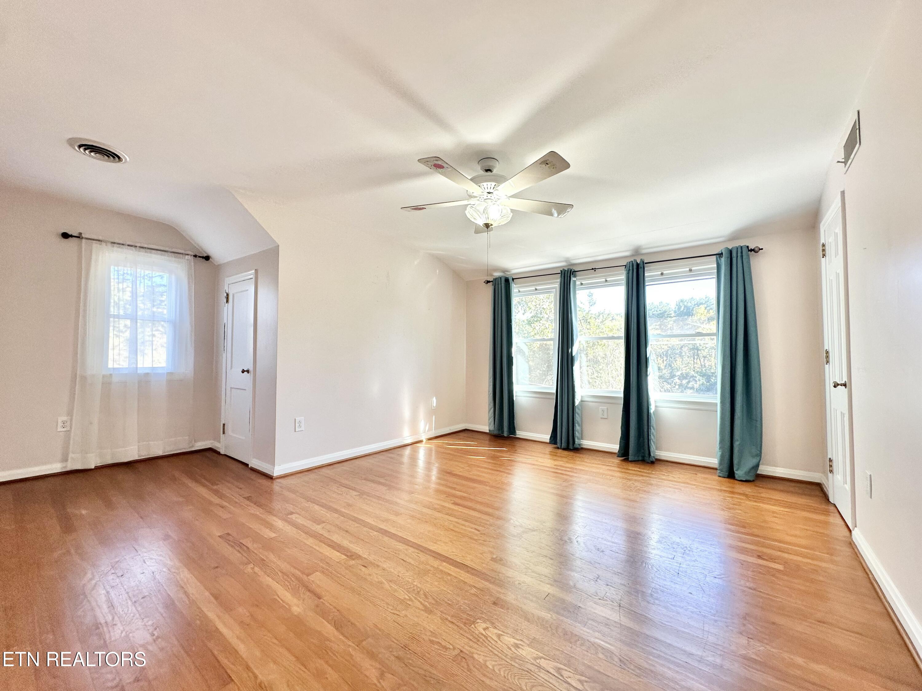 407 Eagle Bend Lane Clinton TN 37716