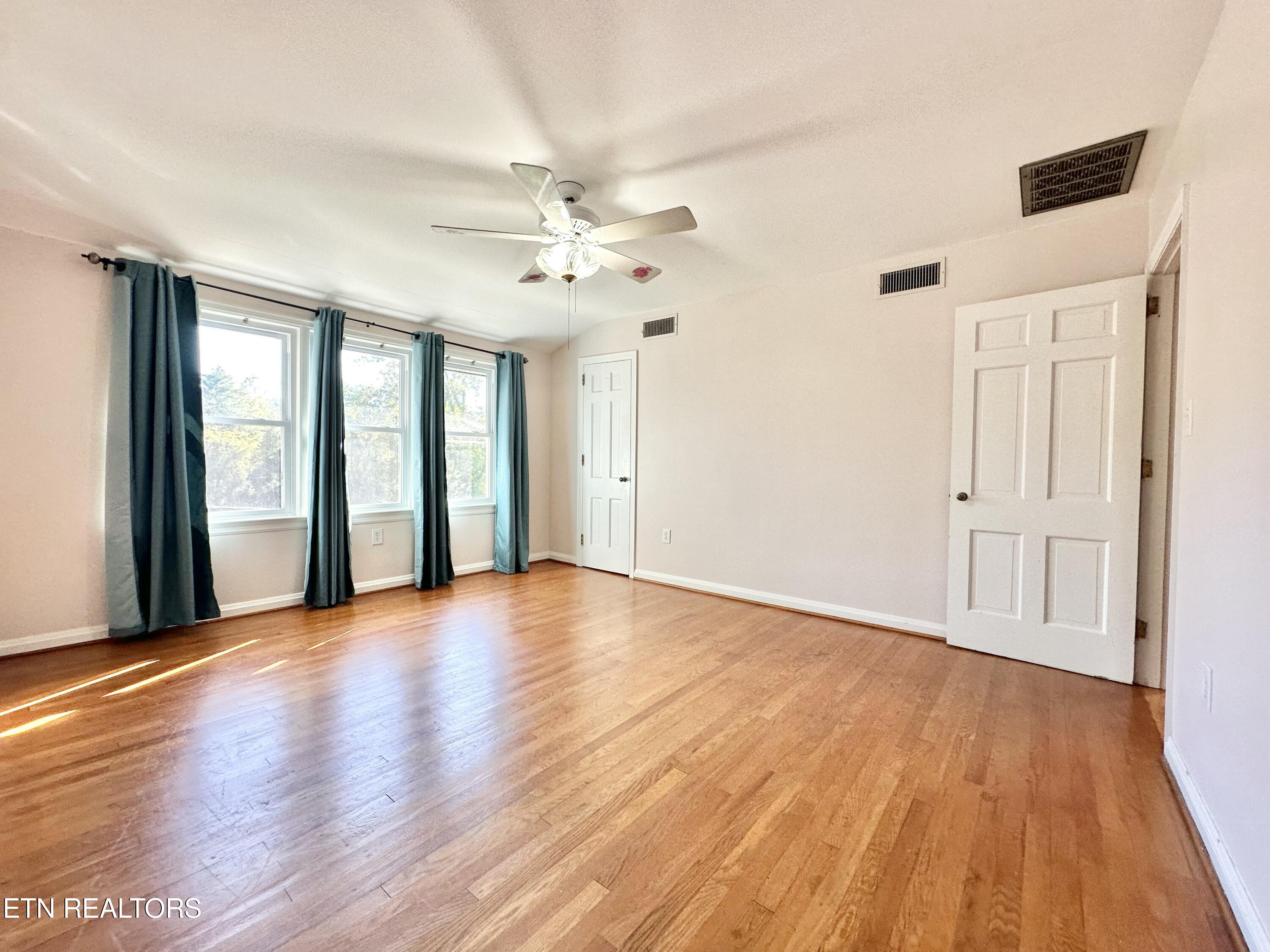 407 Eagle Bend Lane Clinton TN 37716