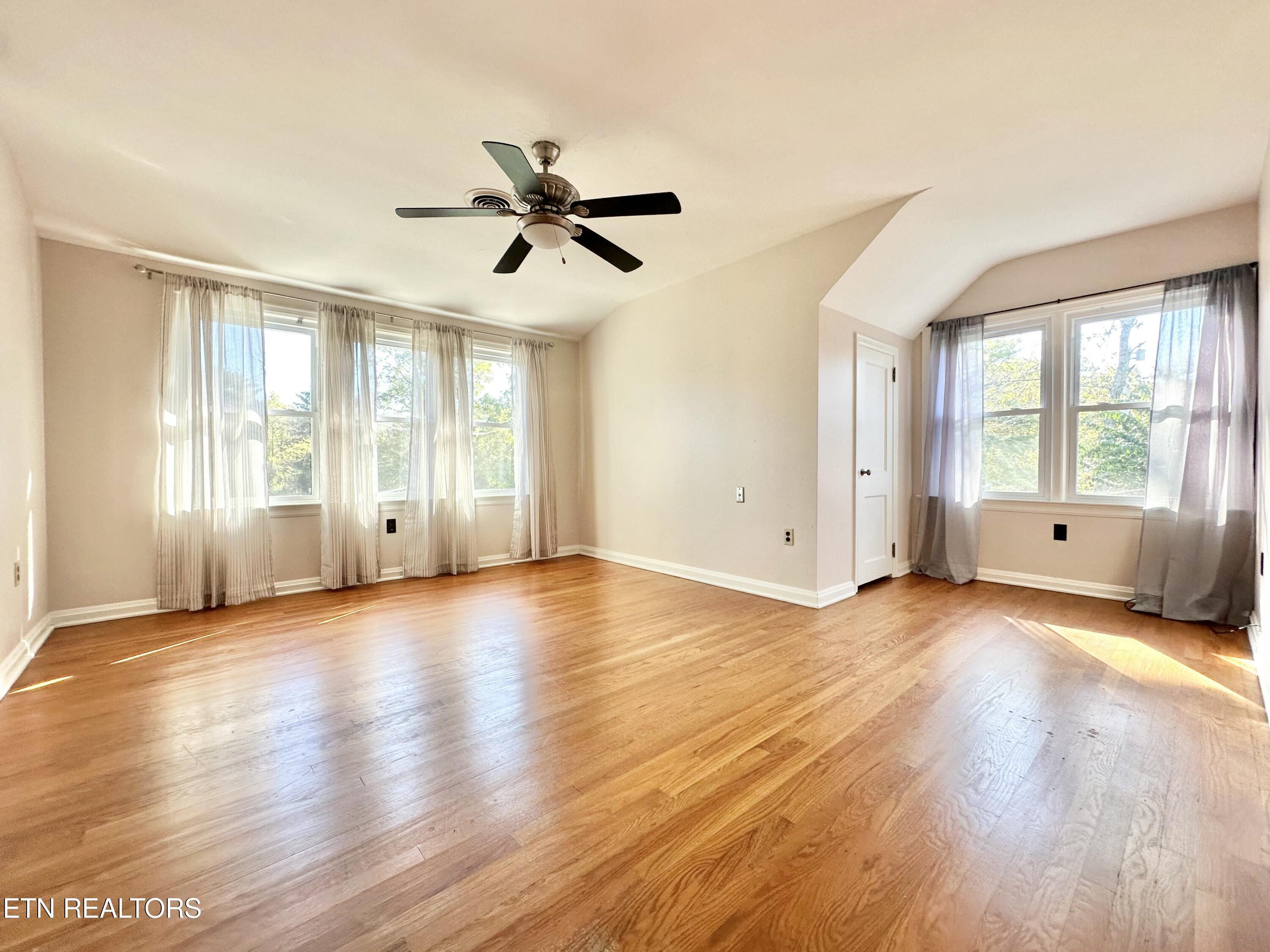 407 Eagle Bend Lane Clinton TN 37716