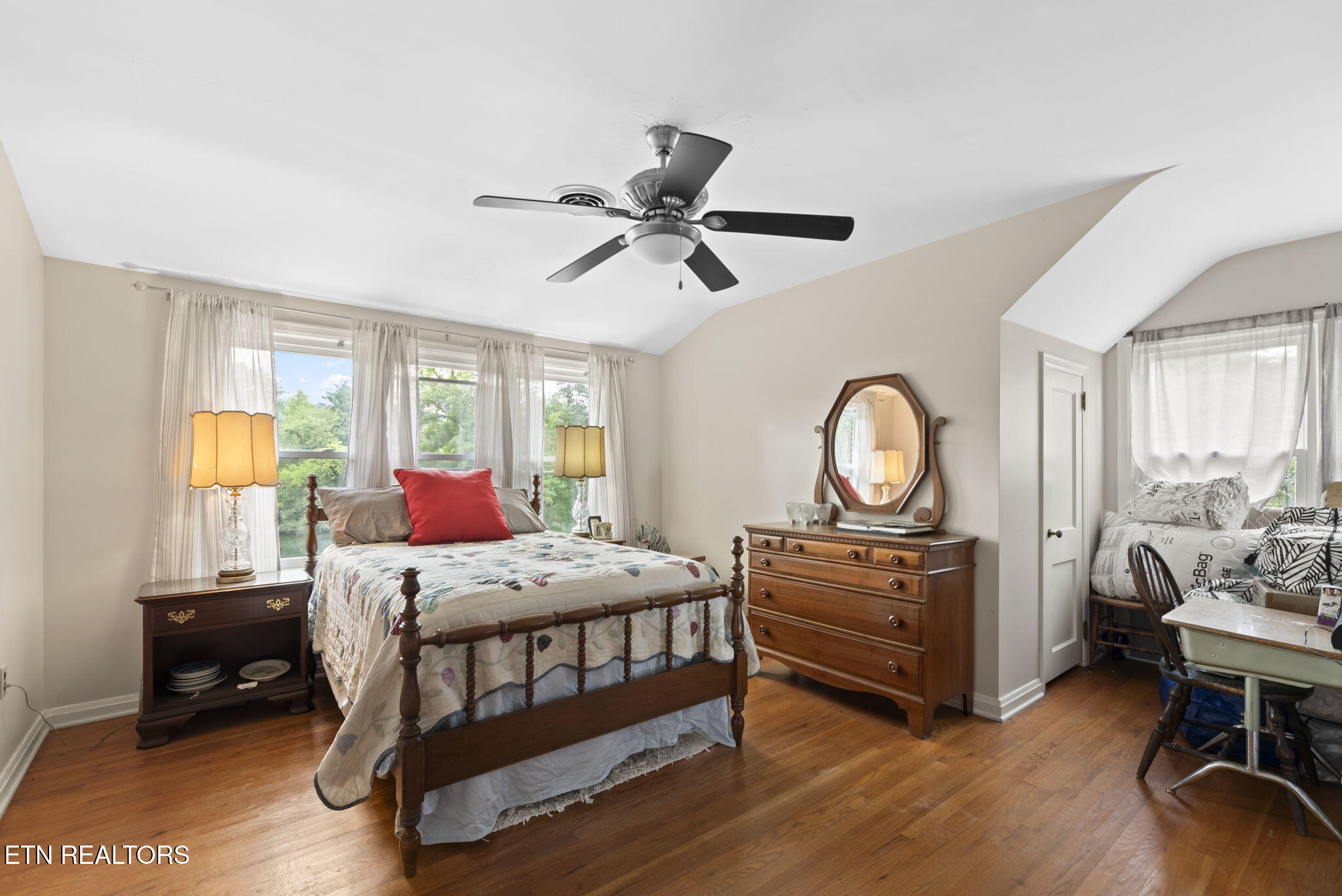 407 Eagle Bend Lane Clinton TN 37716