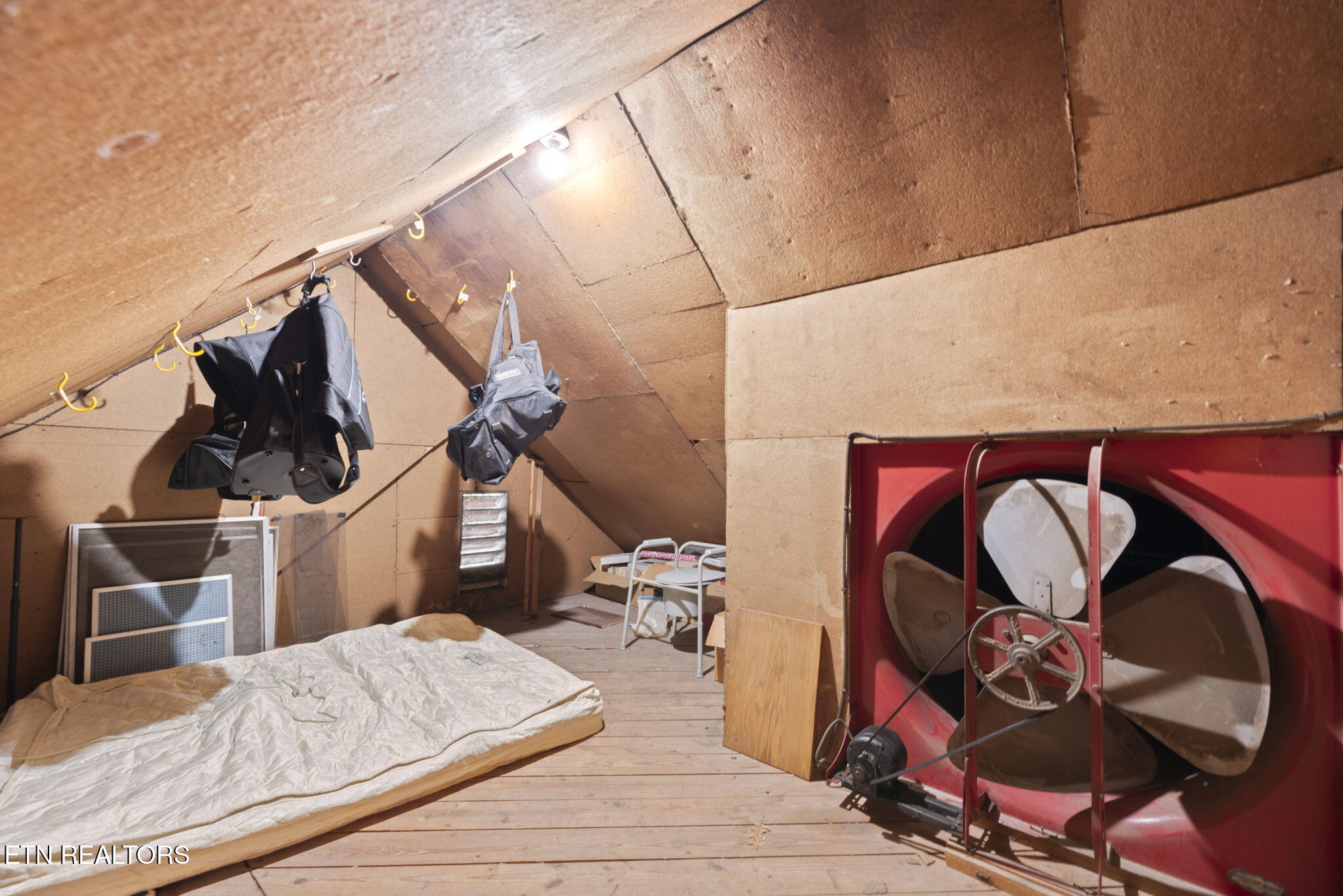 407 Eagle Bend Lane Clinton TN 37716