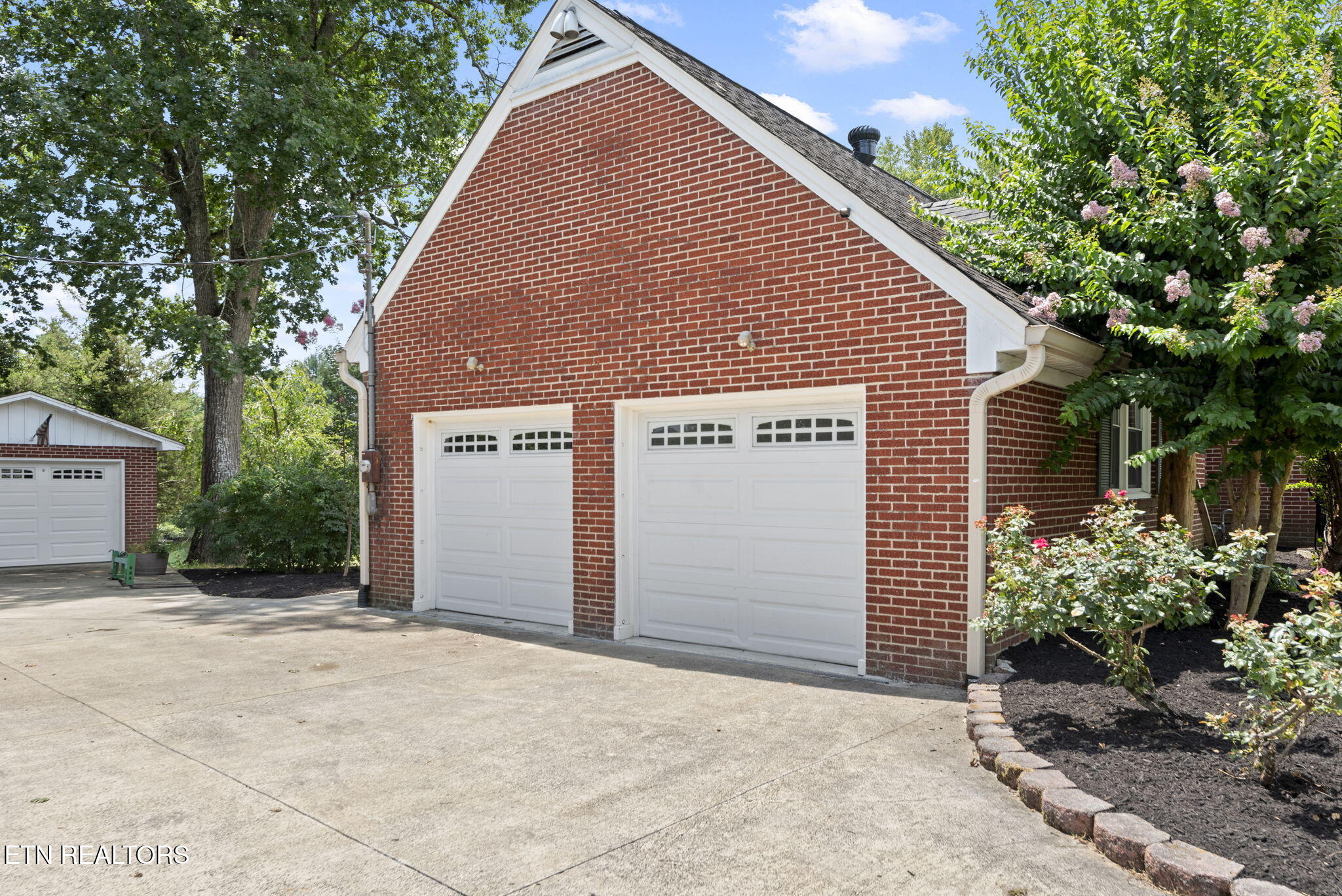 407 Eagle Bend Lane Clinton TN 37716