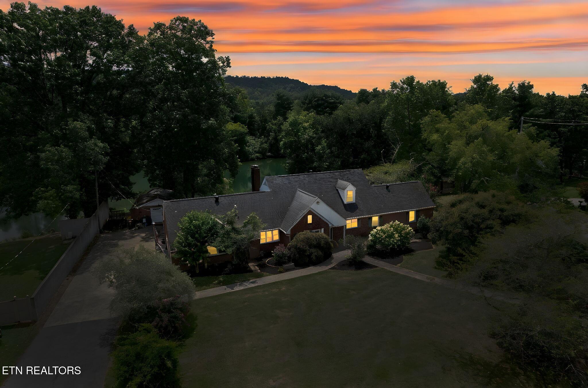407 Eagle Bend Lane Clinton TN 37716