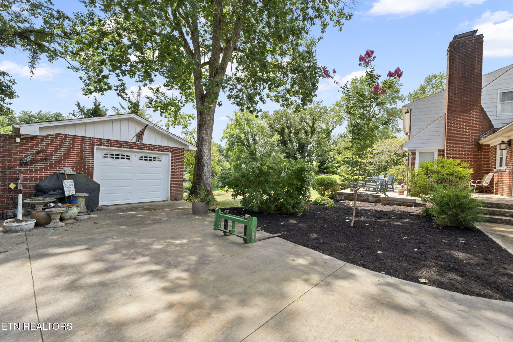 407 Eagle Bend Lane Clinton TN 37716