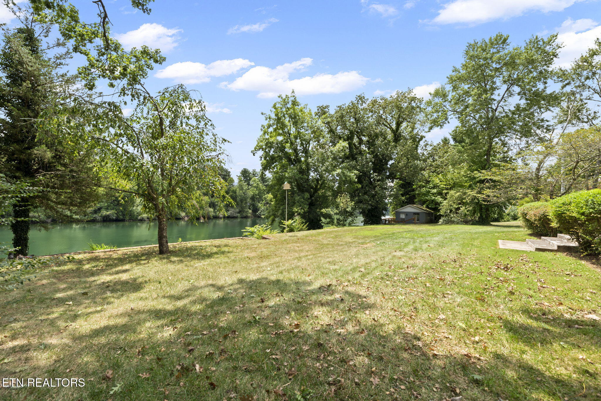 407 Eagle Bend Lane Clinton TN 37716