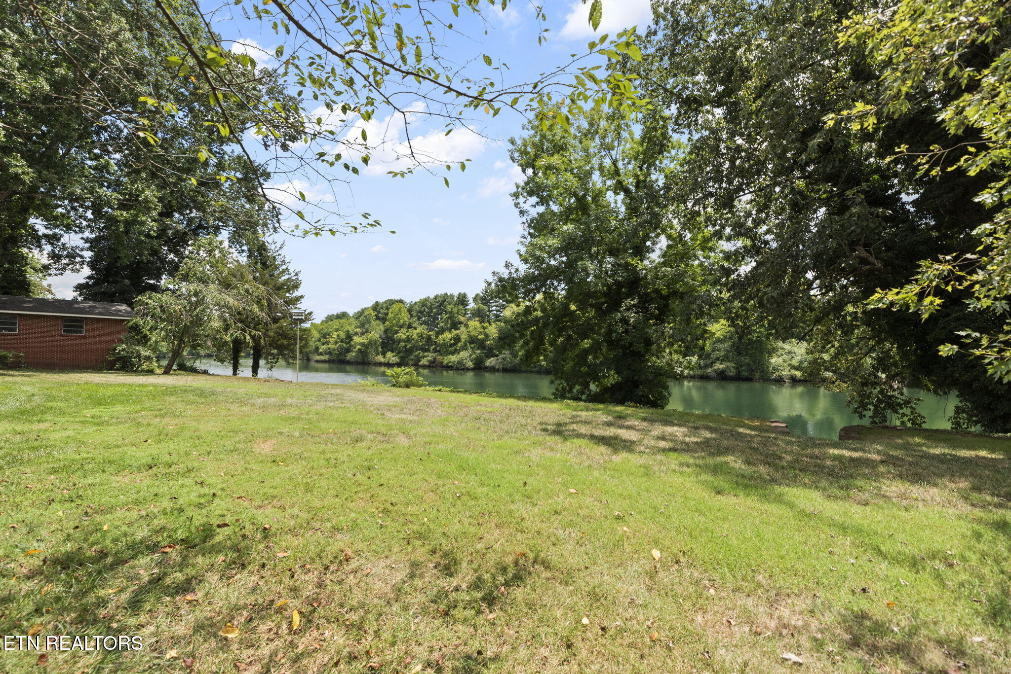 407 Eagle Bend Lane Clinton TN 37716