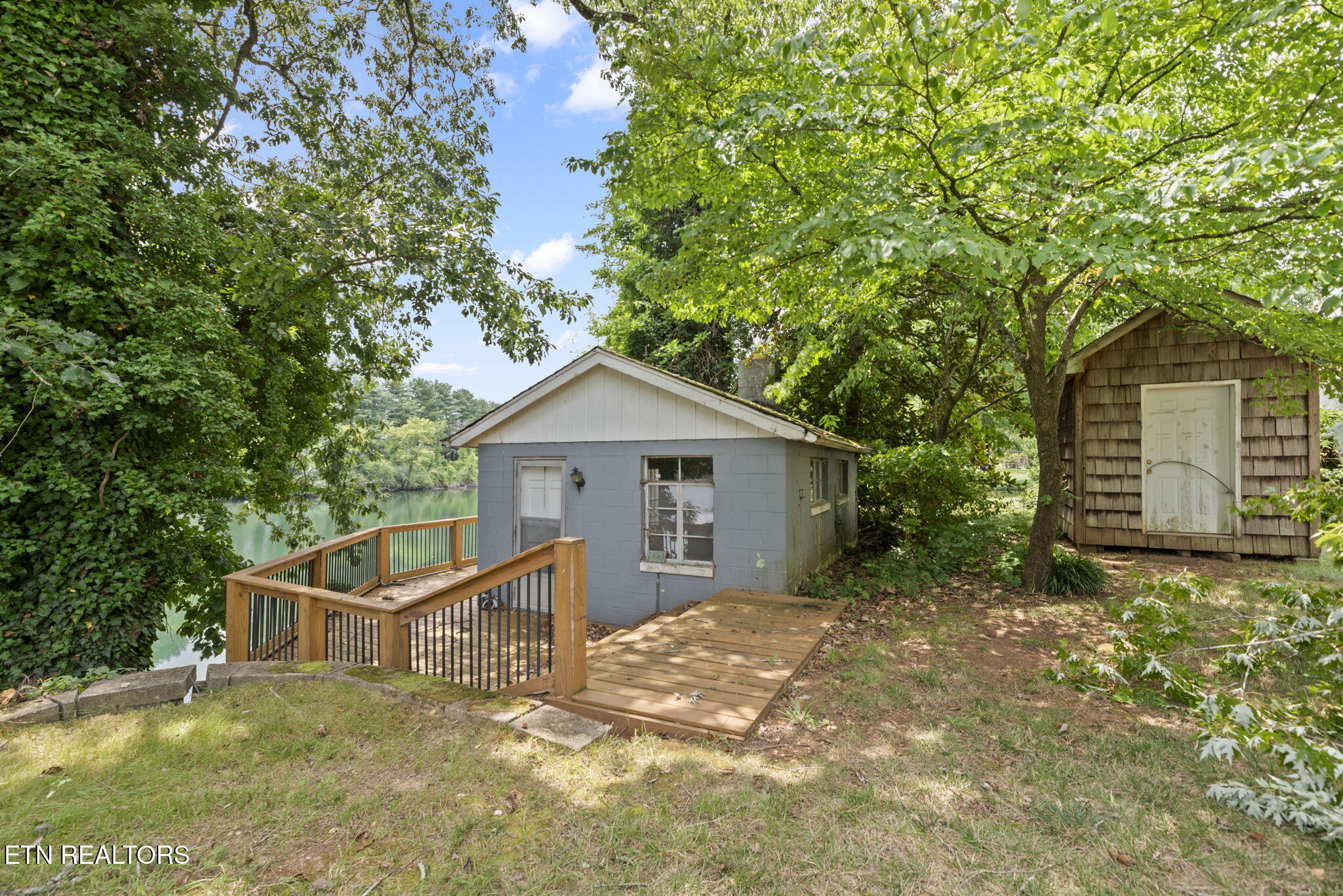 407 Eagle Bend Lane Clinton TN 37716