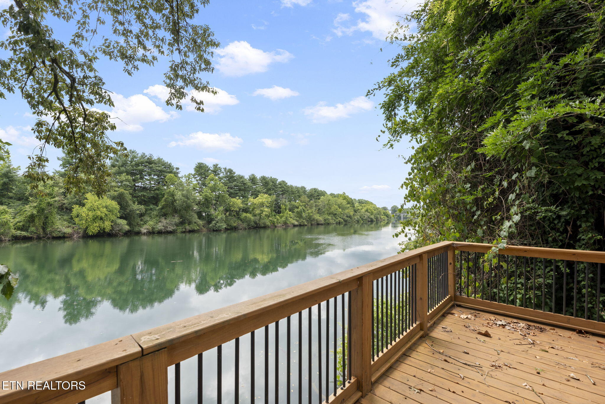 407 Eagle Bend Lane Clinton TN 37716