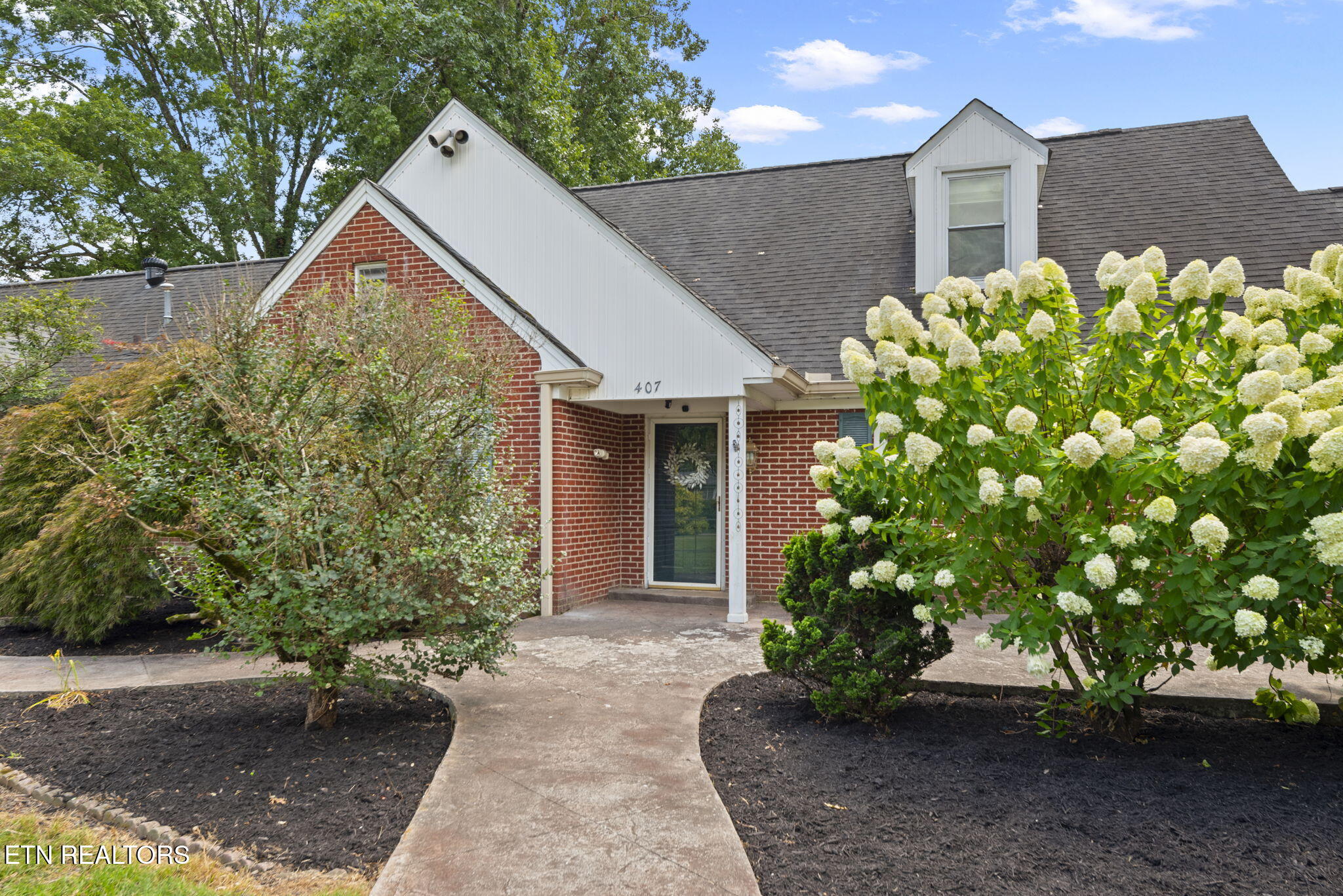 407 Eagle Bend Lane Clinton TN 37716