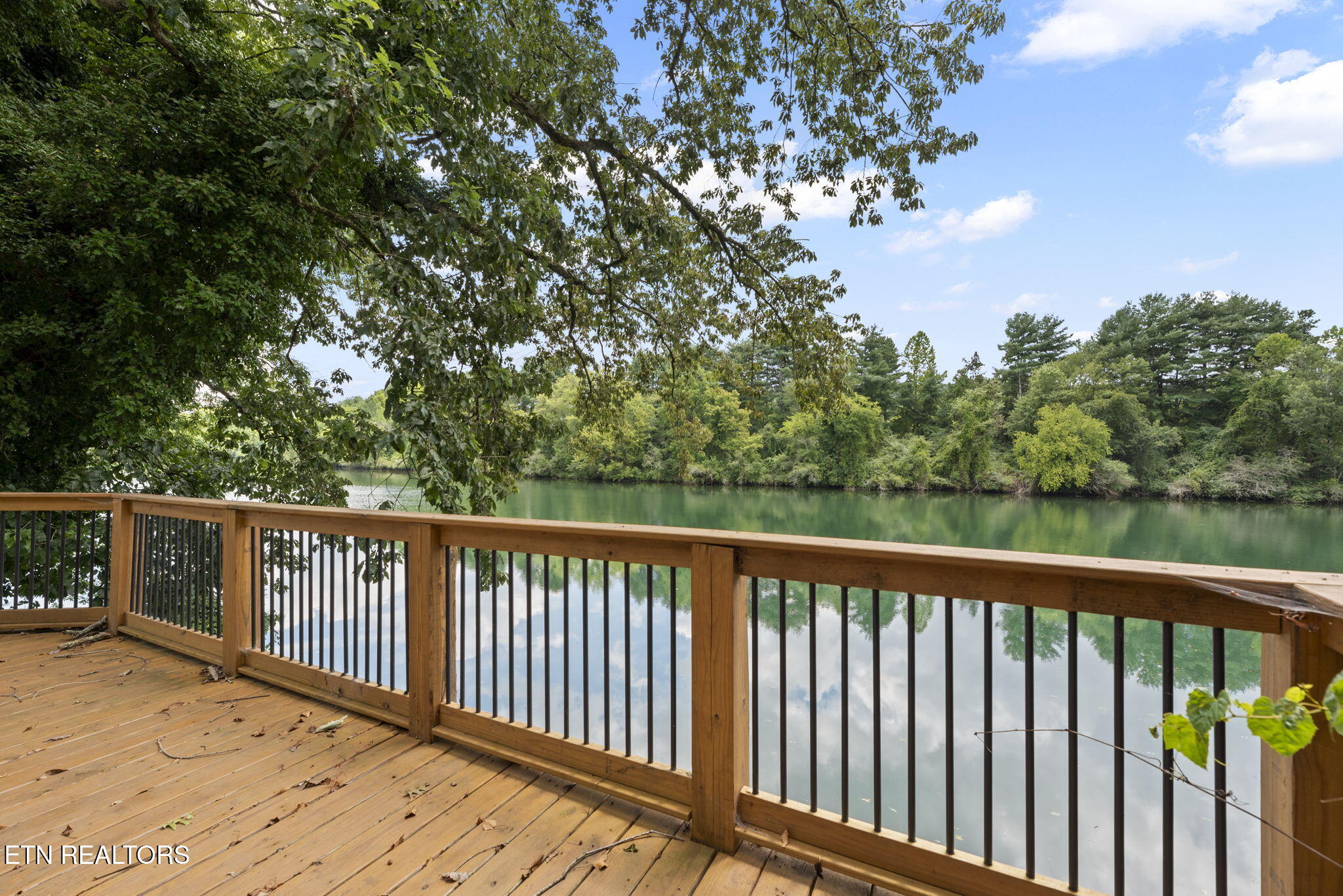 407 Eagle Bend Lane Clinton TN 37716