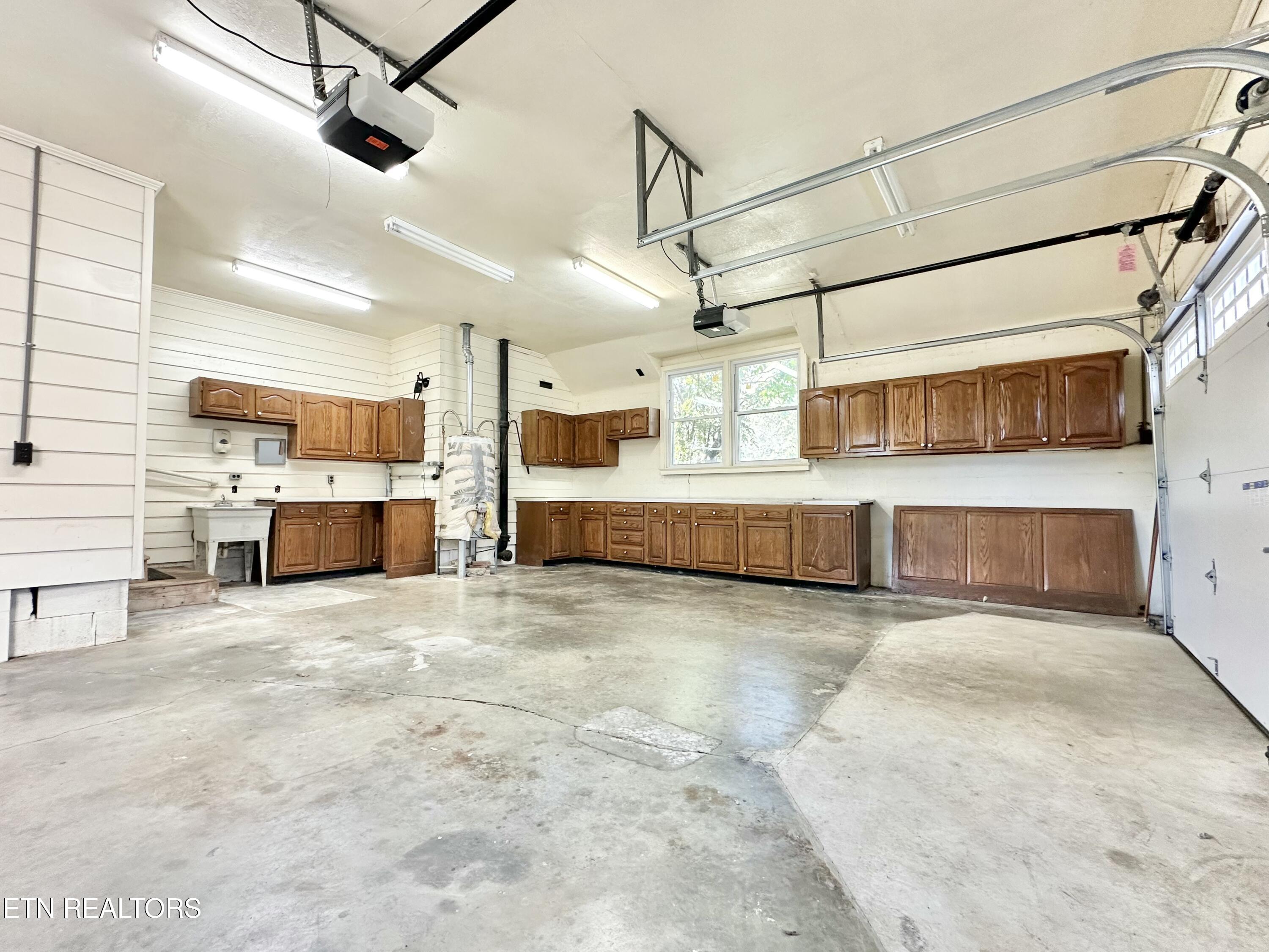 407 Eagle Bend Lane Clinton TN 37716