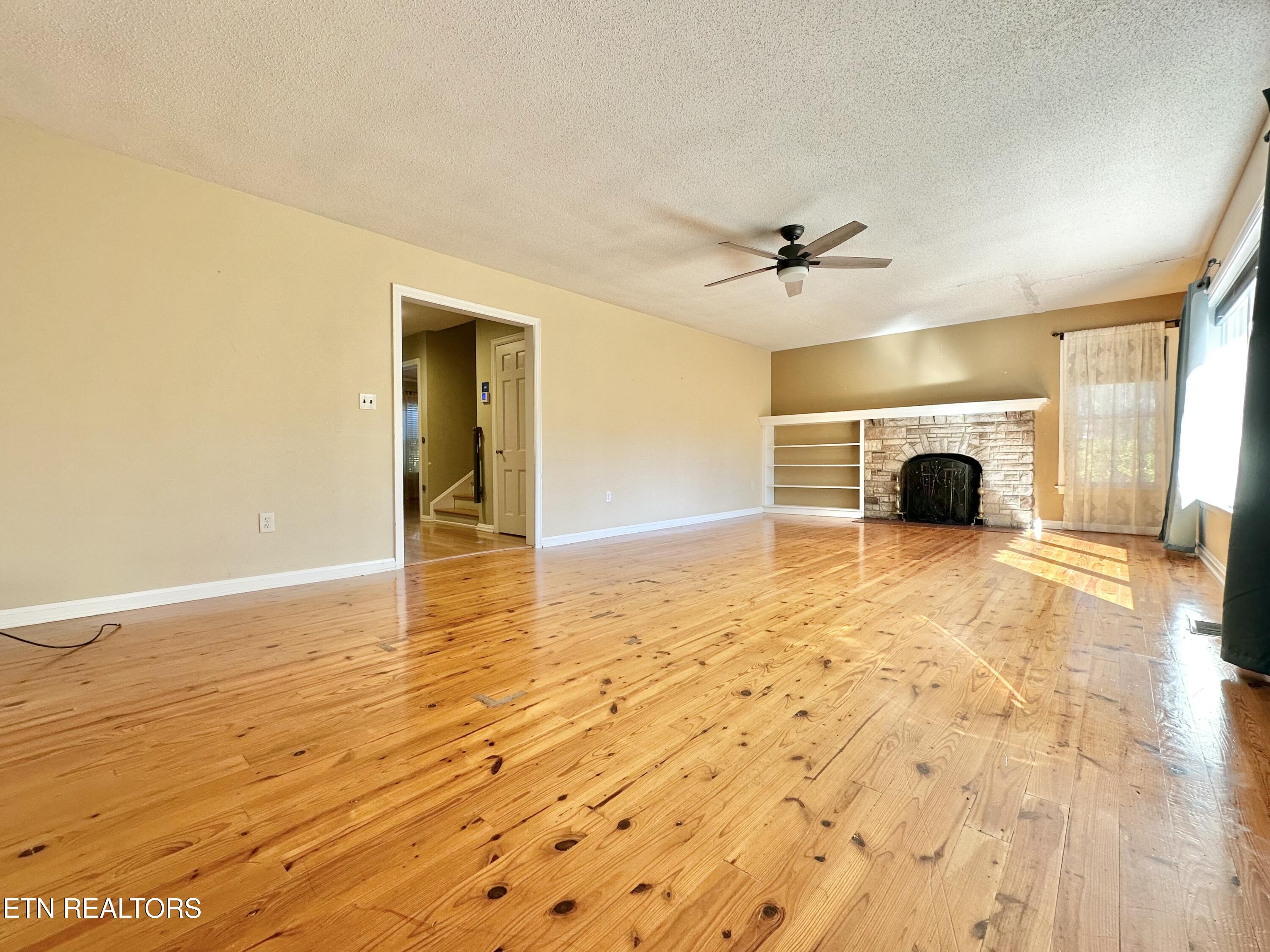 407 Eagle Bend Lane Clinton TN 37716