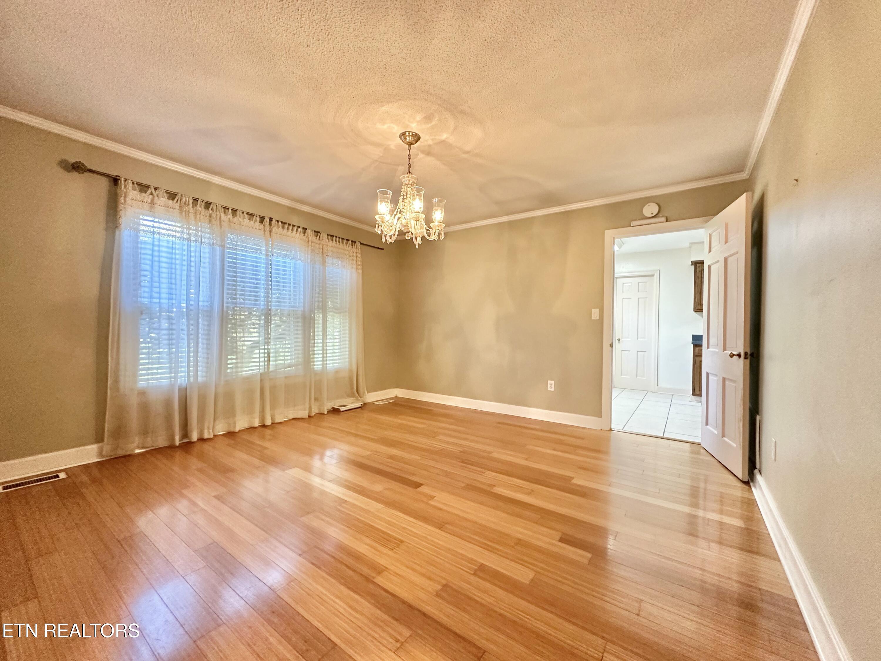 407 Eagle Bend Lane Clinton TN 37716