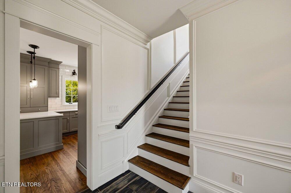 2224 Hillsboro Heights Knoxville TN 37920