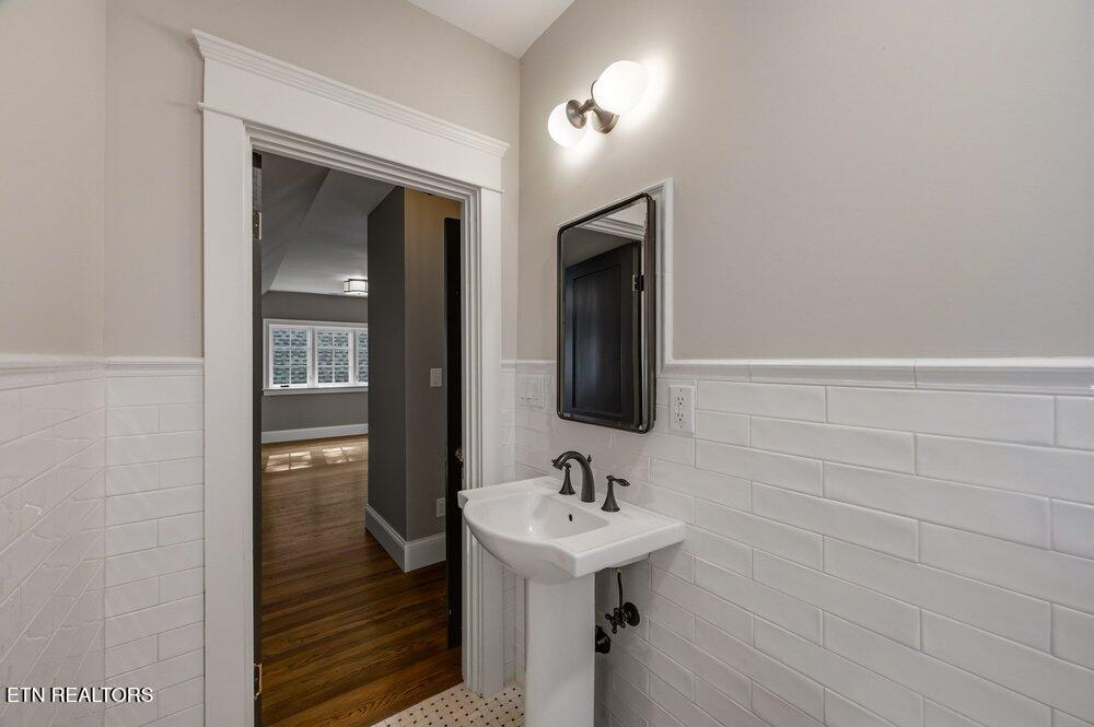 2224 Hillsboro Heights Knoxville TN 37920