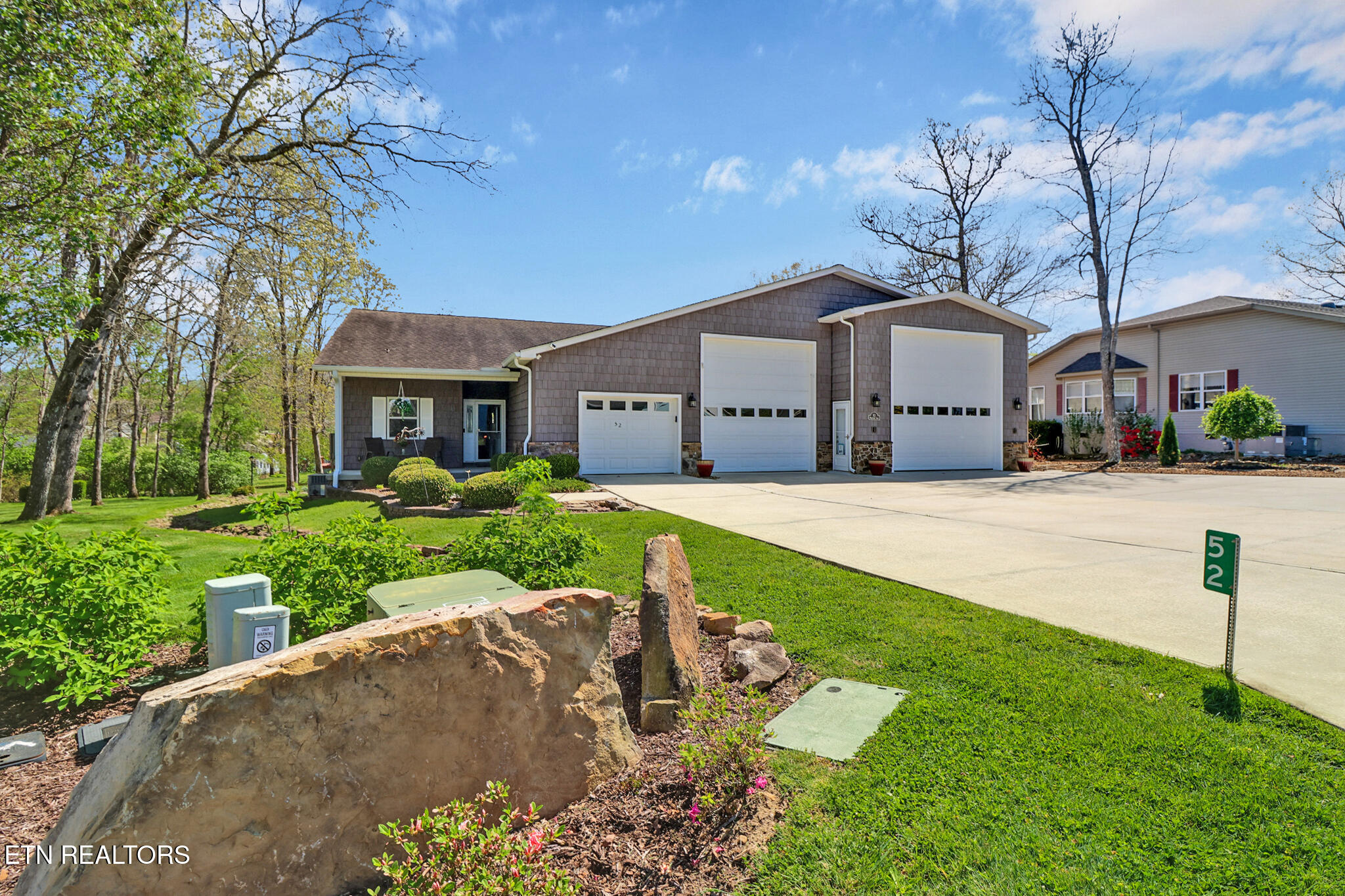 52 Hawthorn Loop Crossville TN 38555