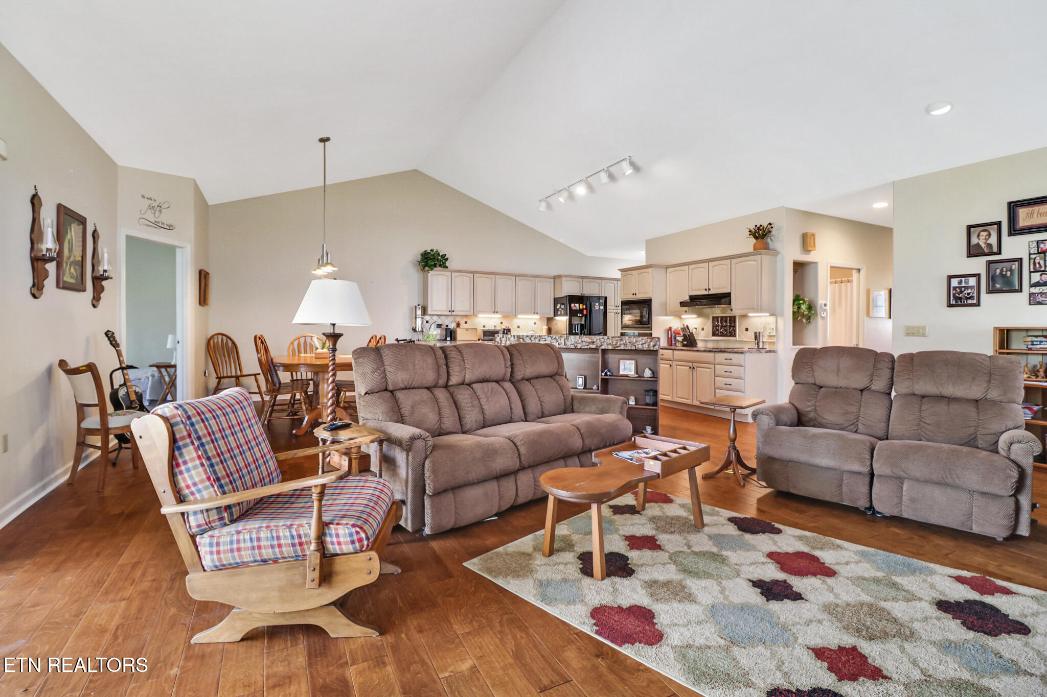 52 Hawthorn Loop Crossville TN 38555