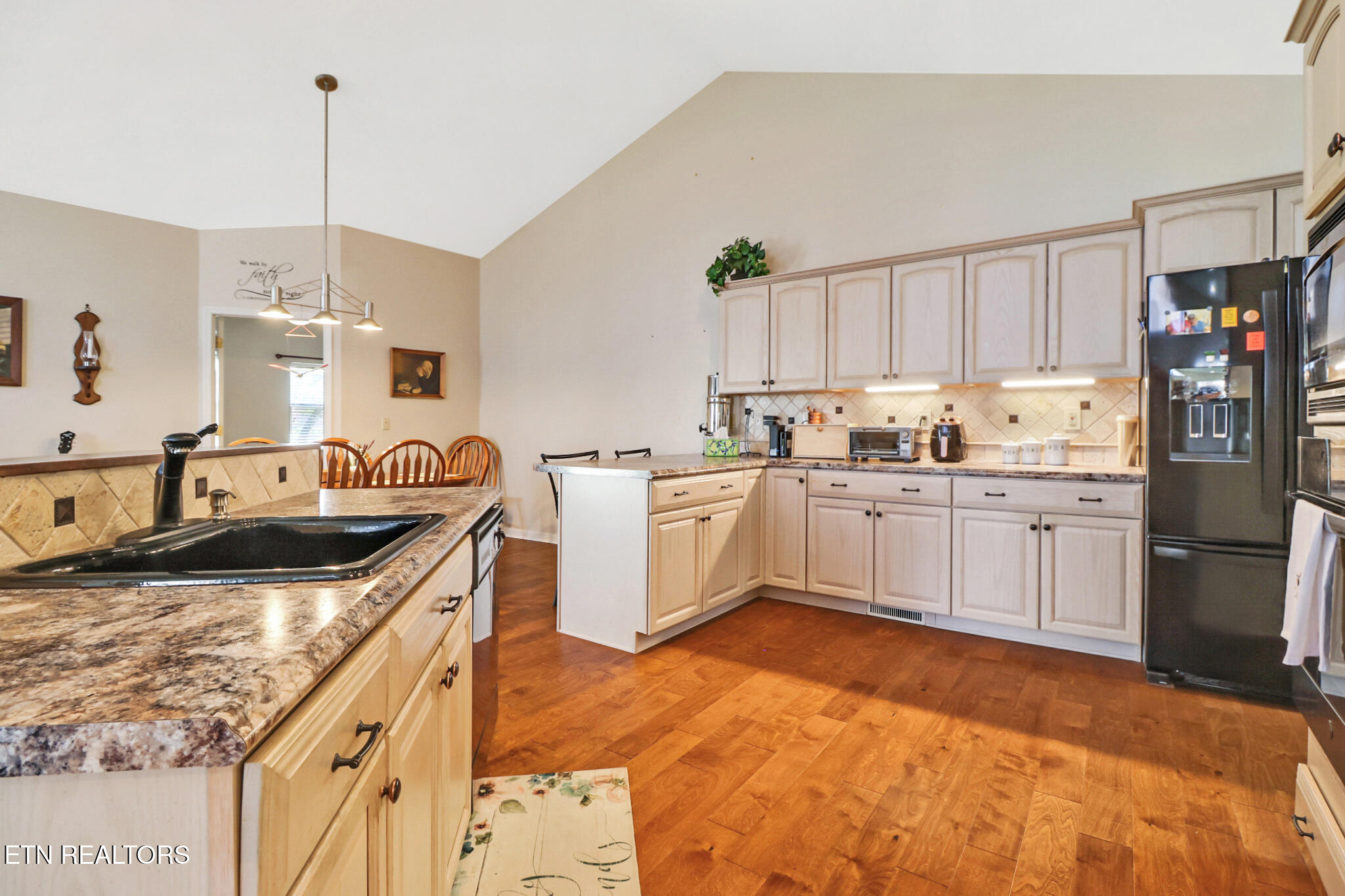 52 Hawthorn Loop Crossville TN 38555