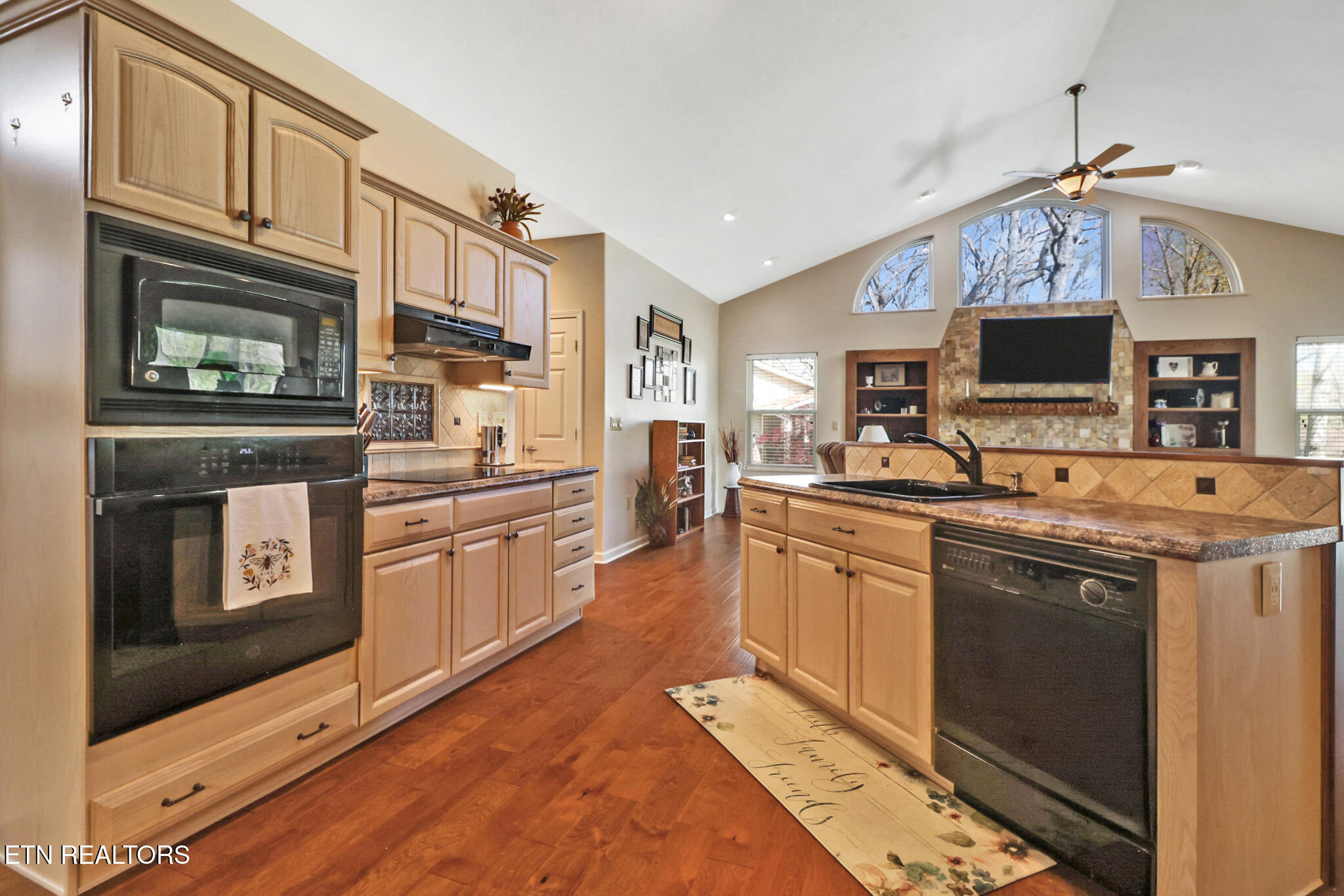 52 Hawthorn Loop Crossville TN 38555