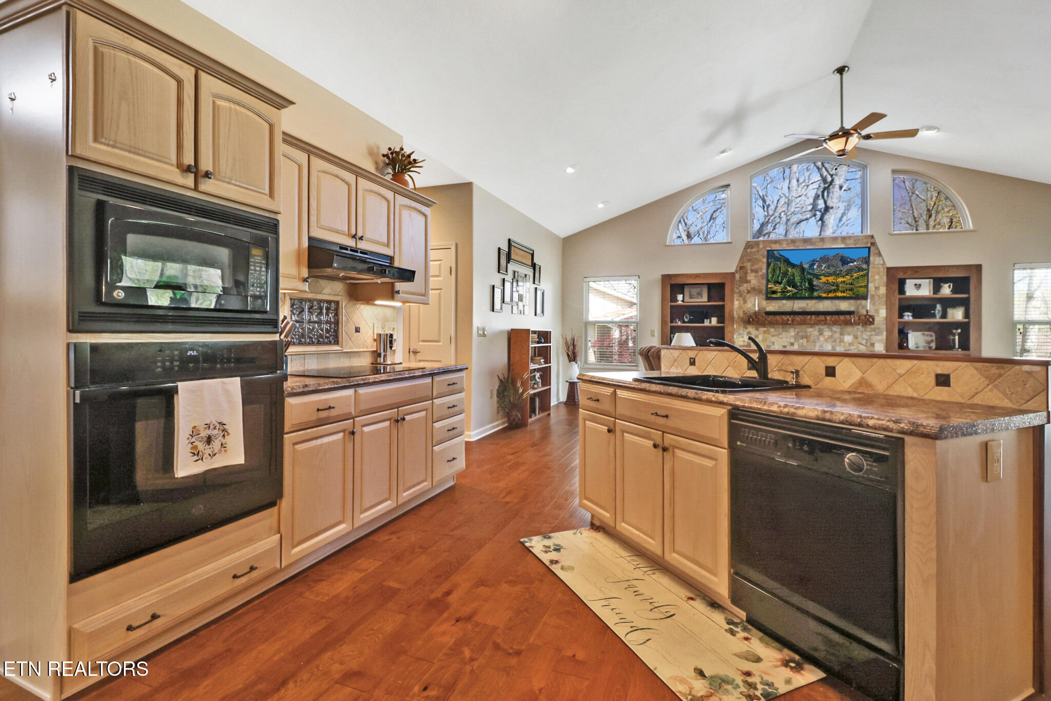 52 Hawthorn Loop Crossville TN 38555