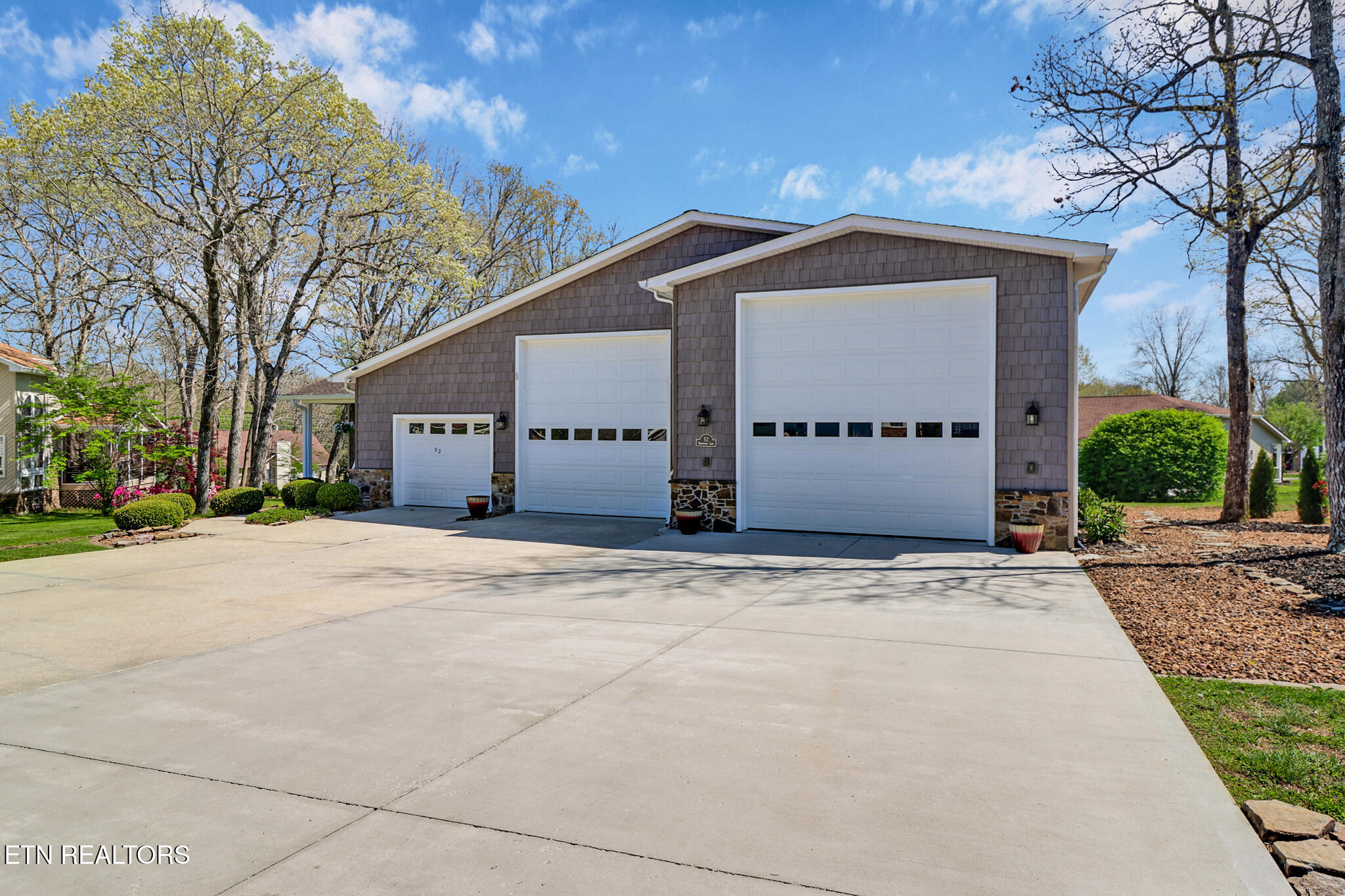 52 Hawthorn Loop Crossville TN 38555