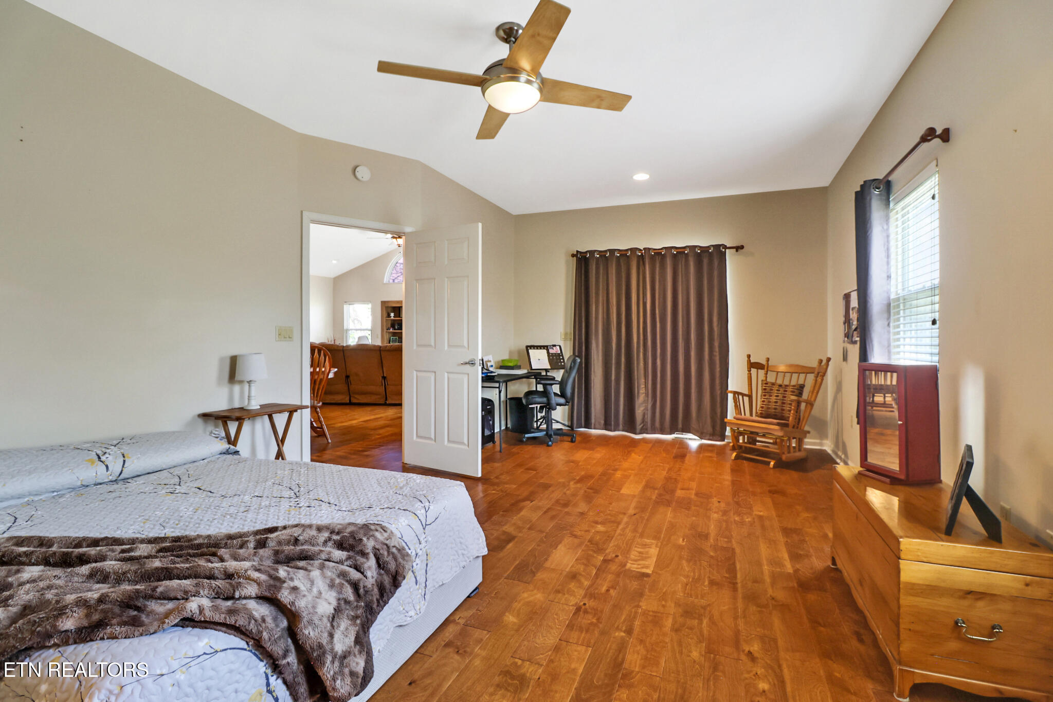 52 Hawthorn Loop Crossville TN 38555