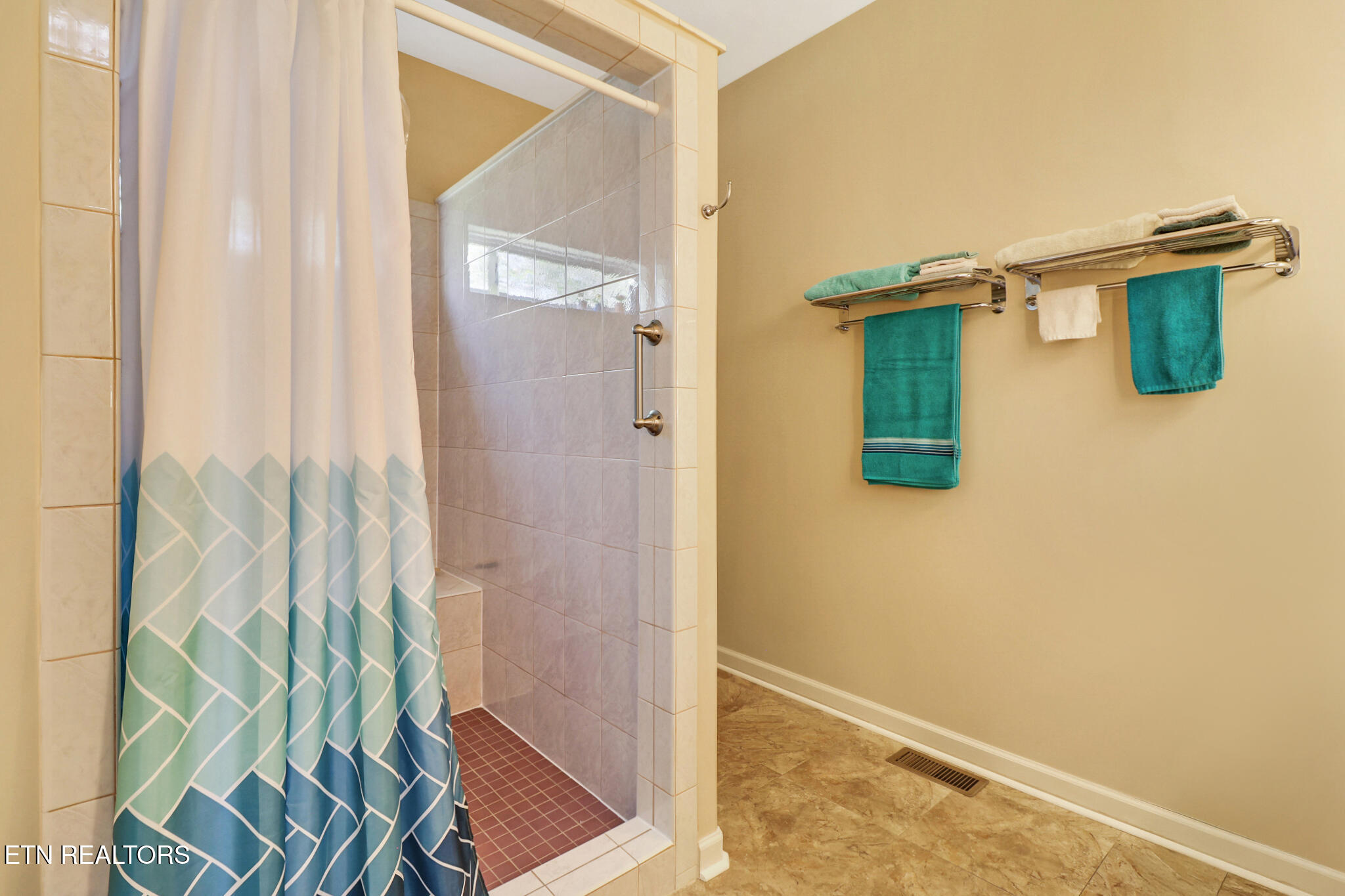 52 Hawthorn Loop Crossville TN 38555