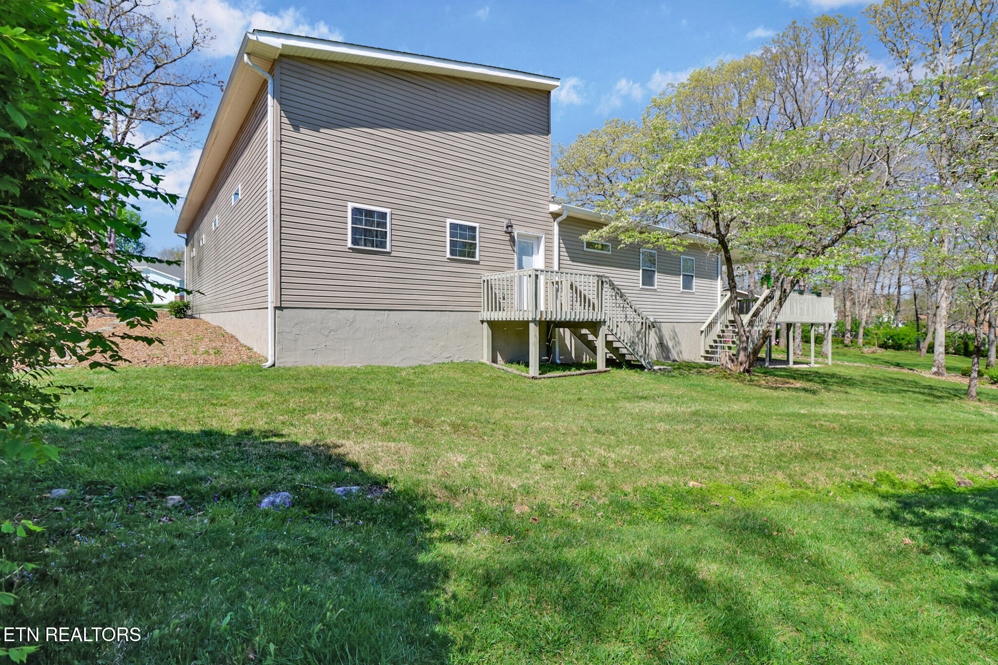 52 Hawthorn Loop Crossville TN 38555