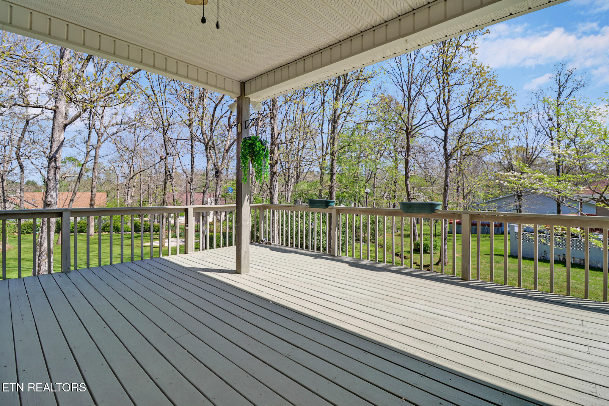 52 Hawthorn Loop Crossville TN 38555