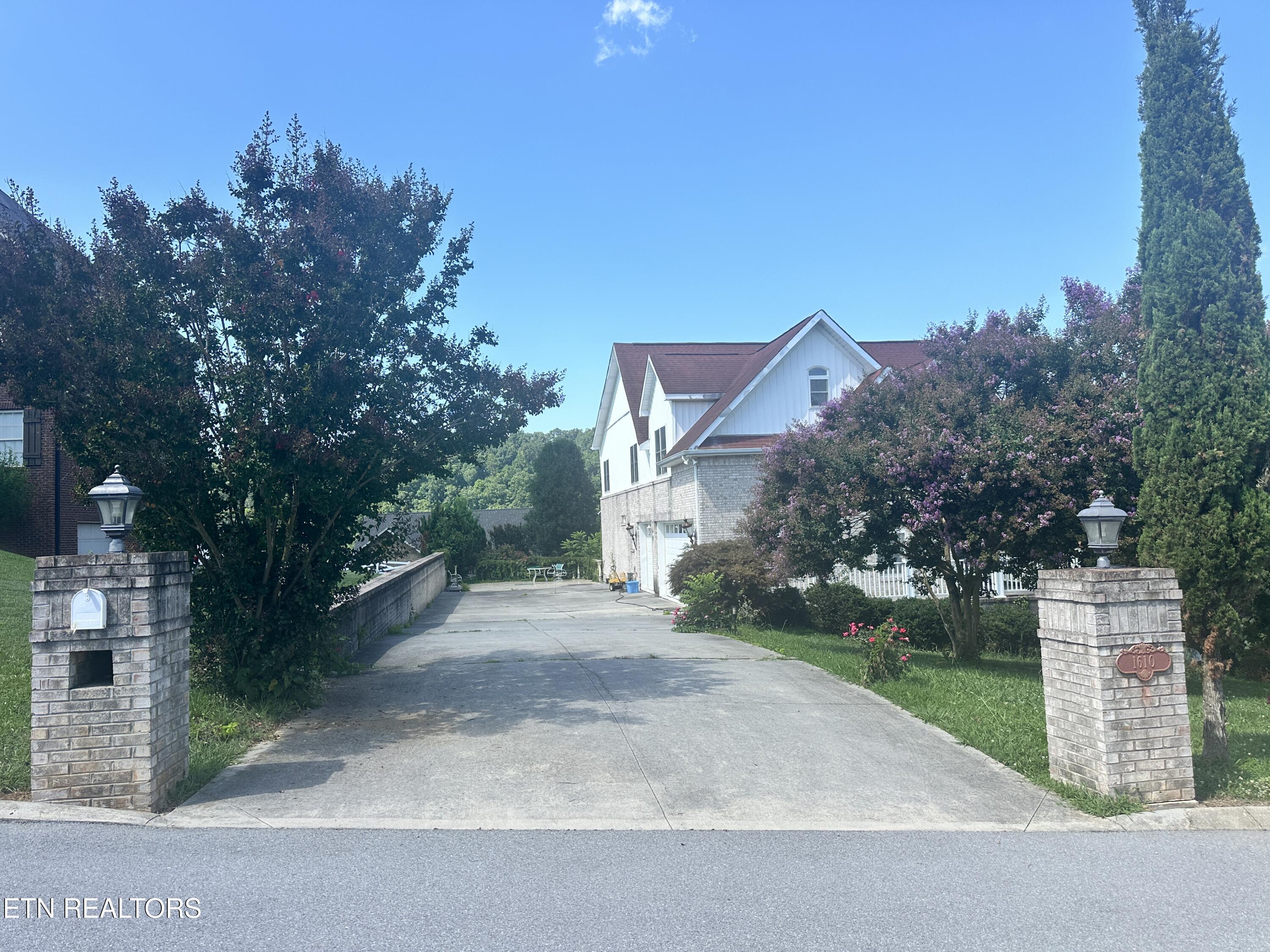 1610 Spear Point Lane Sevierville TN 37876