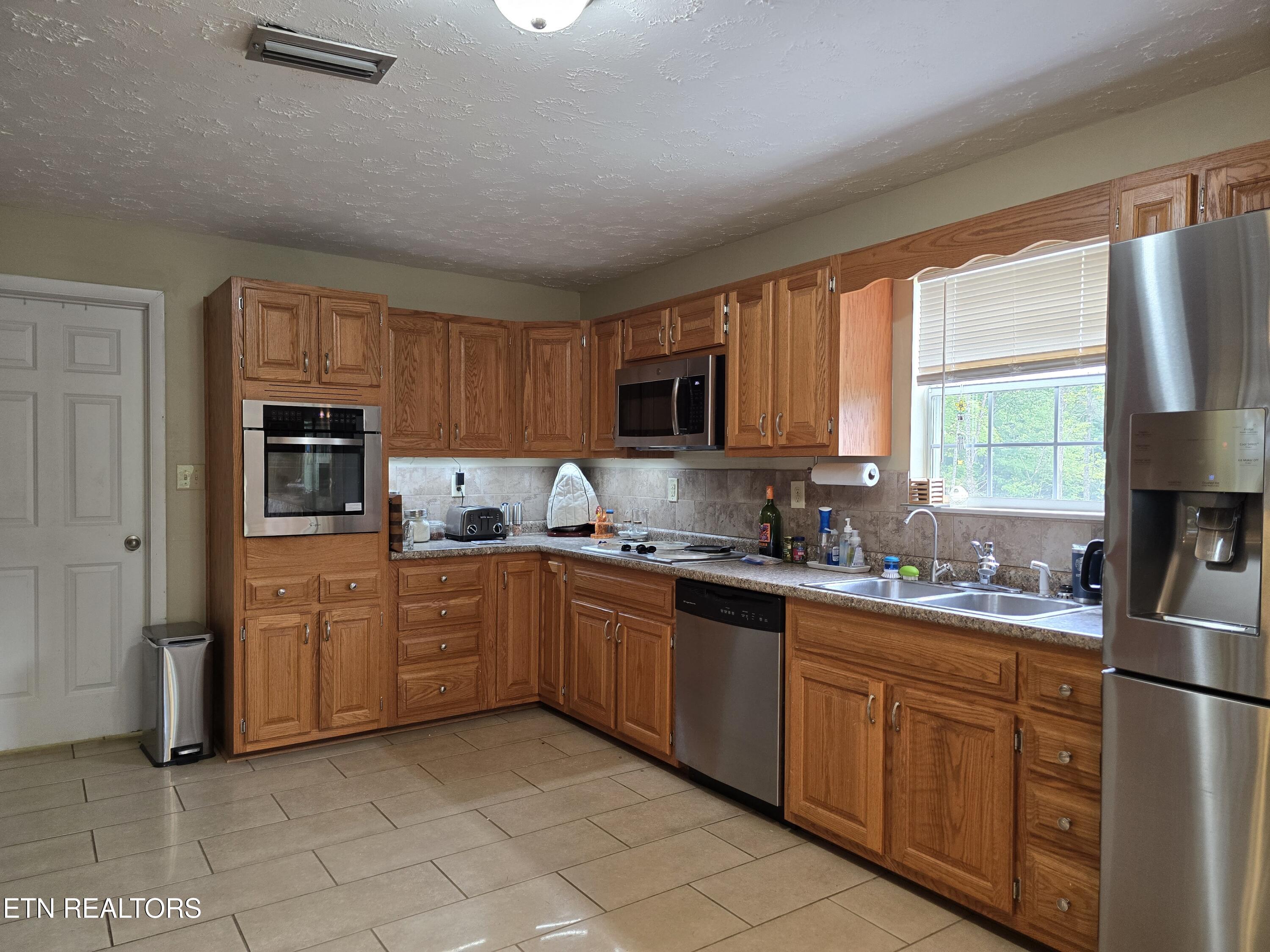 1432 Upper Caney Valley Road Tazewell TN 37879
