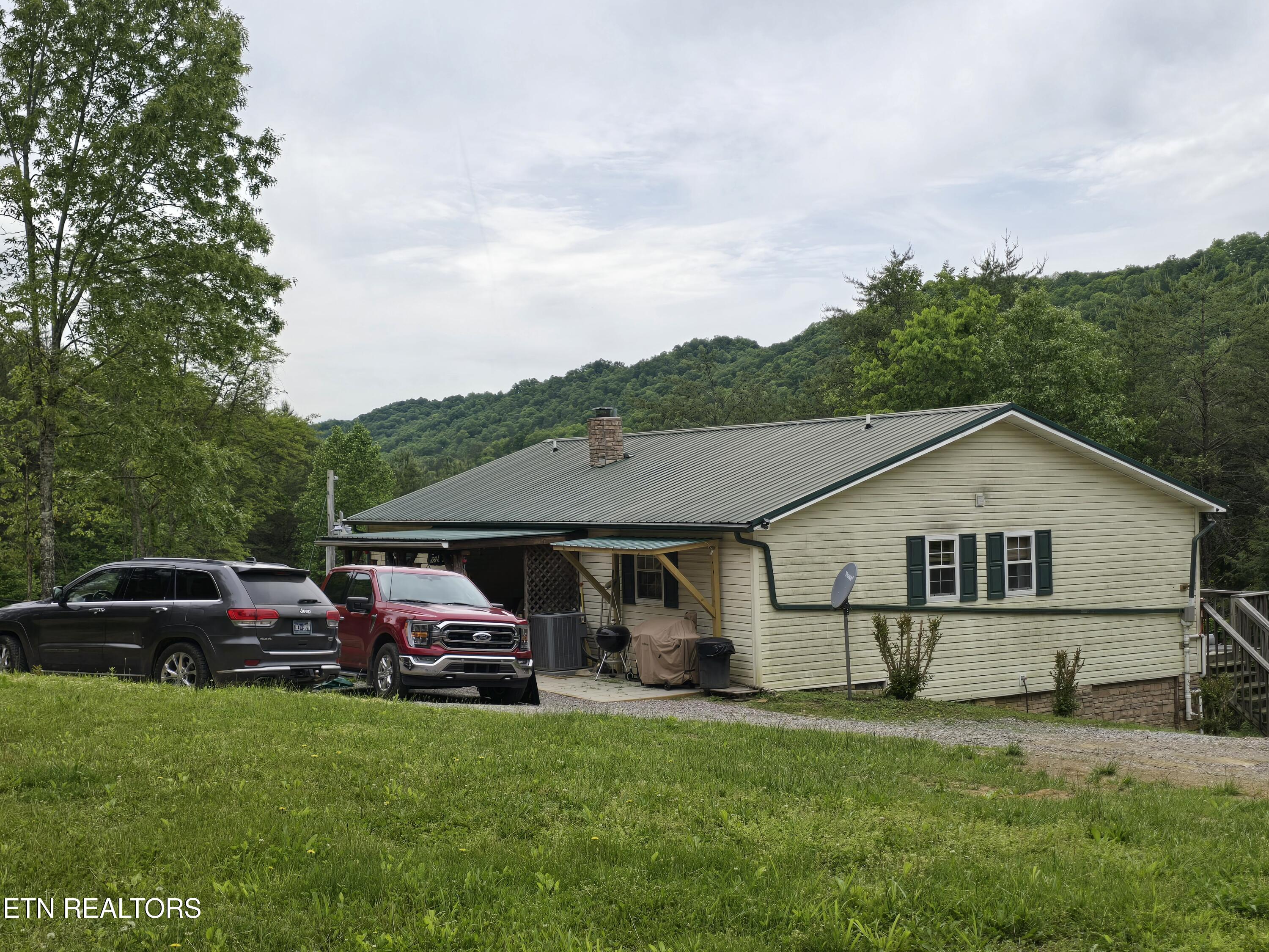 1432 Upper Caney Valley Road Tazewell TN 37879